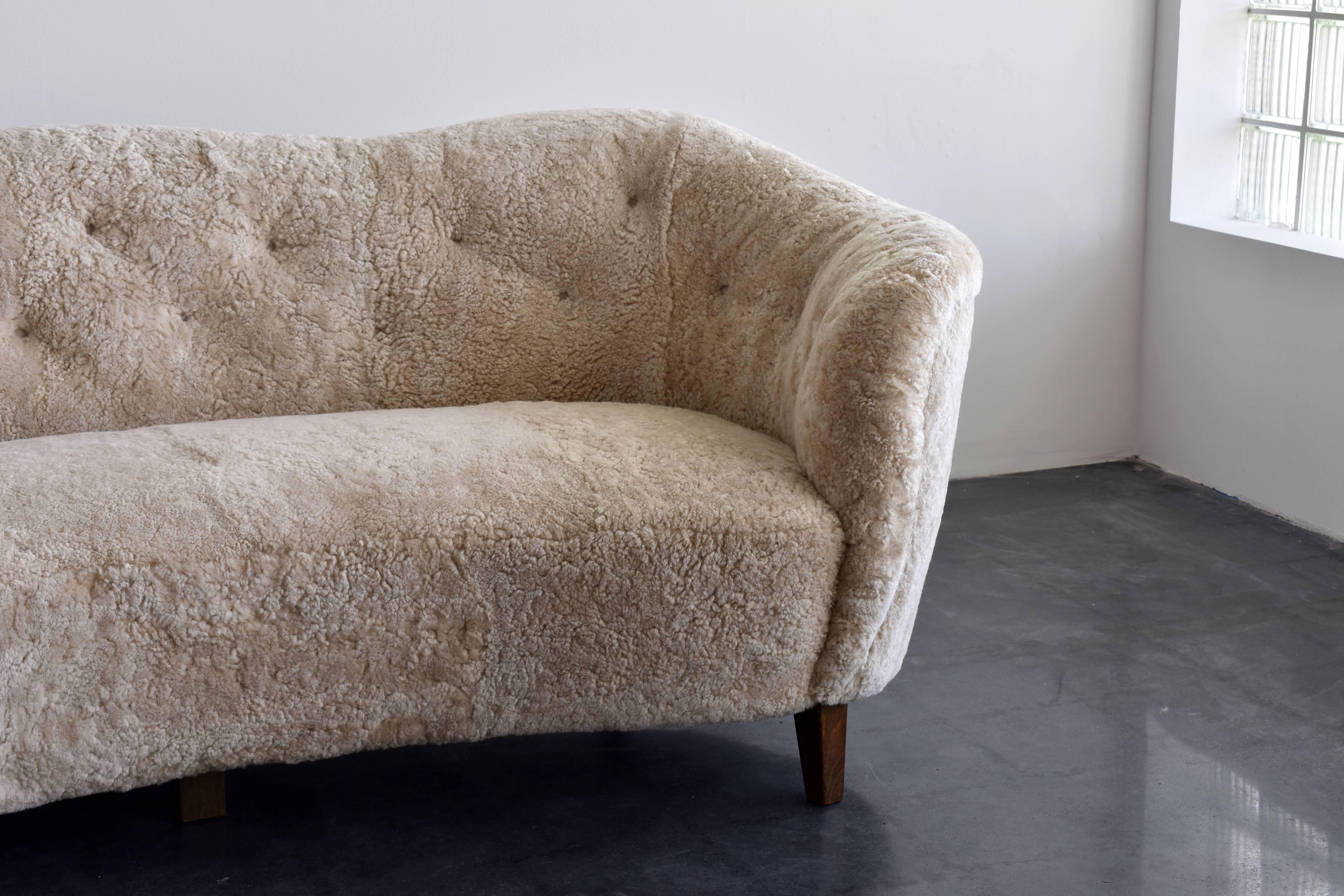 Agner Christoffersen 'Attributed', sofa in light beige sheepskin, circa 1949 In Excellent Condition In High Point, NC