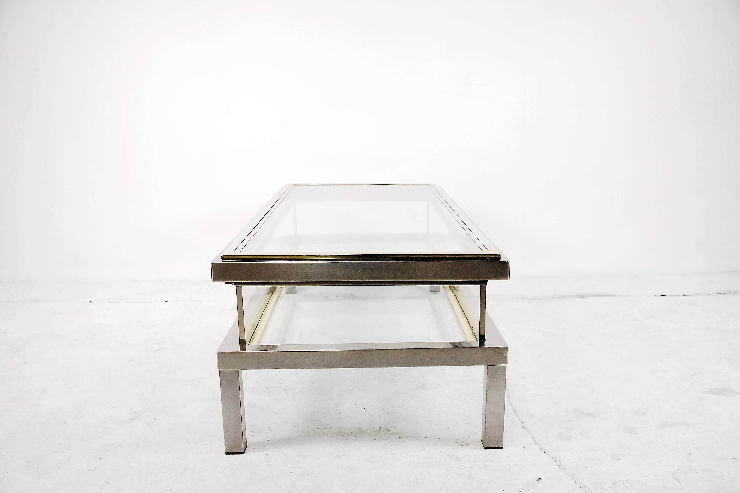 Coffee Table with Glass Case by Maison Jansen, 1970s In Good Condition For Sale In Warsaw, PL