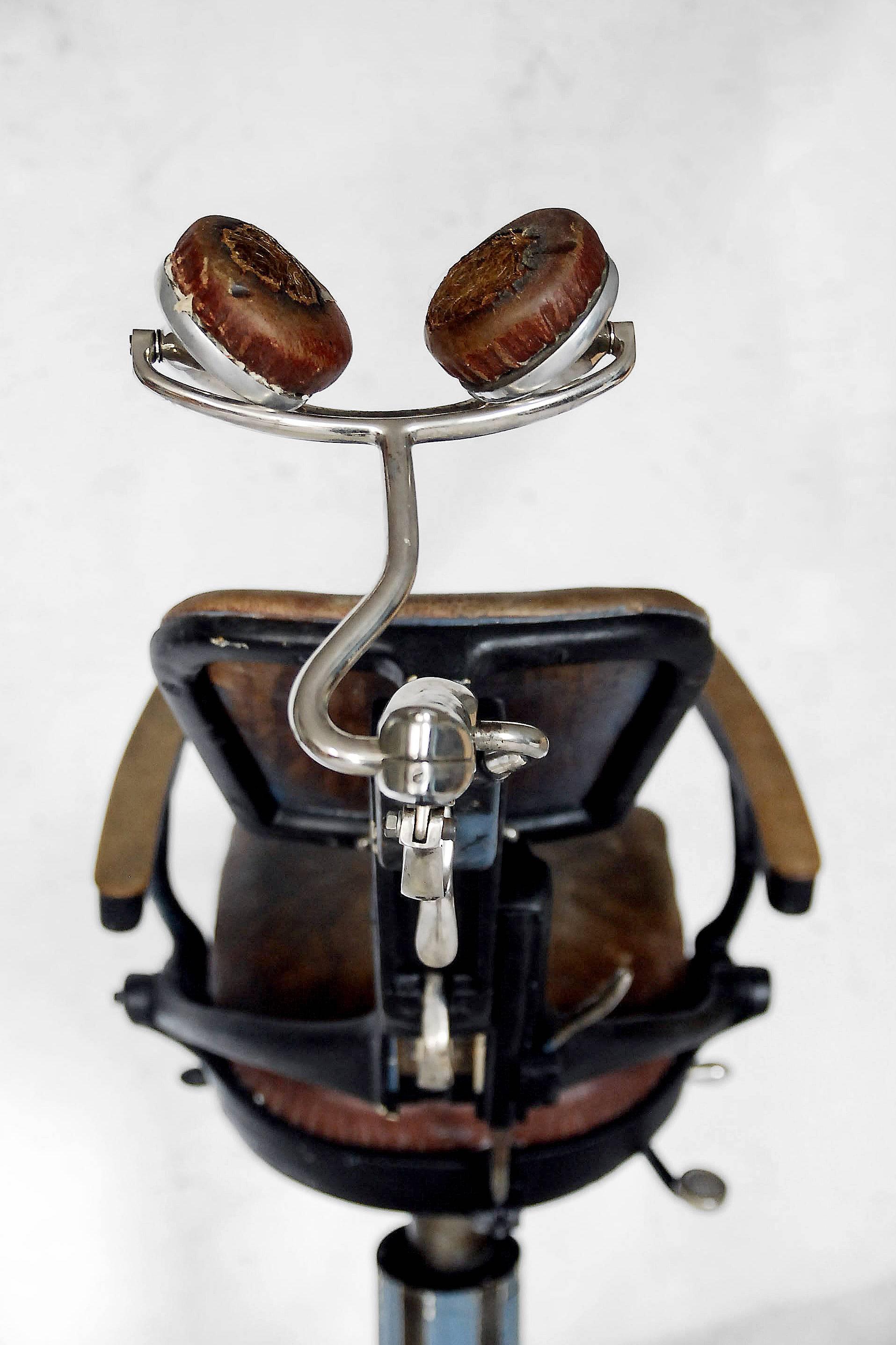 Early 20th Century American Industrial Dental Chair from Ritter, 1920s For Sale