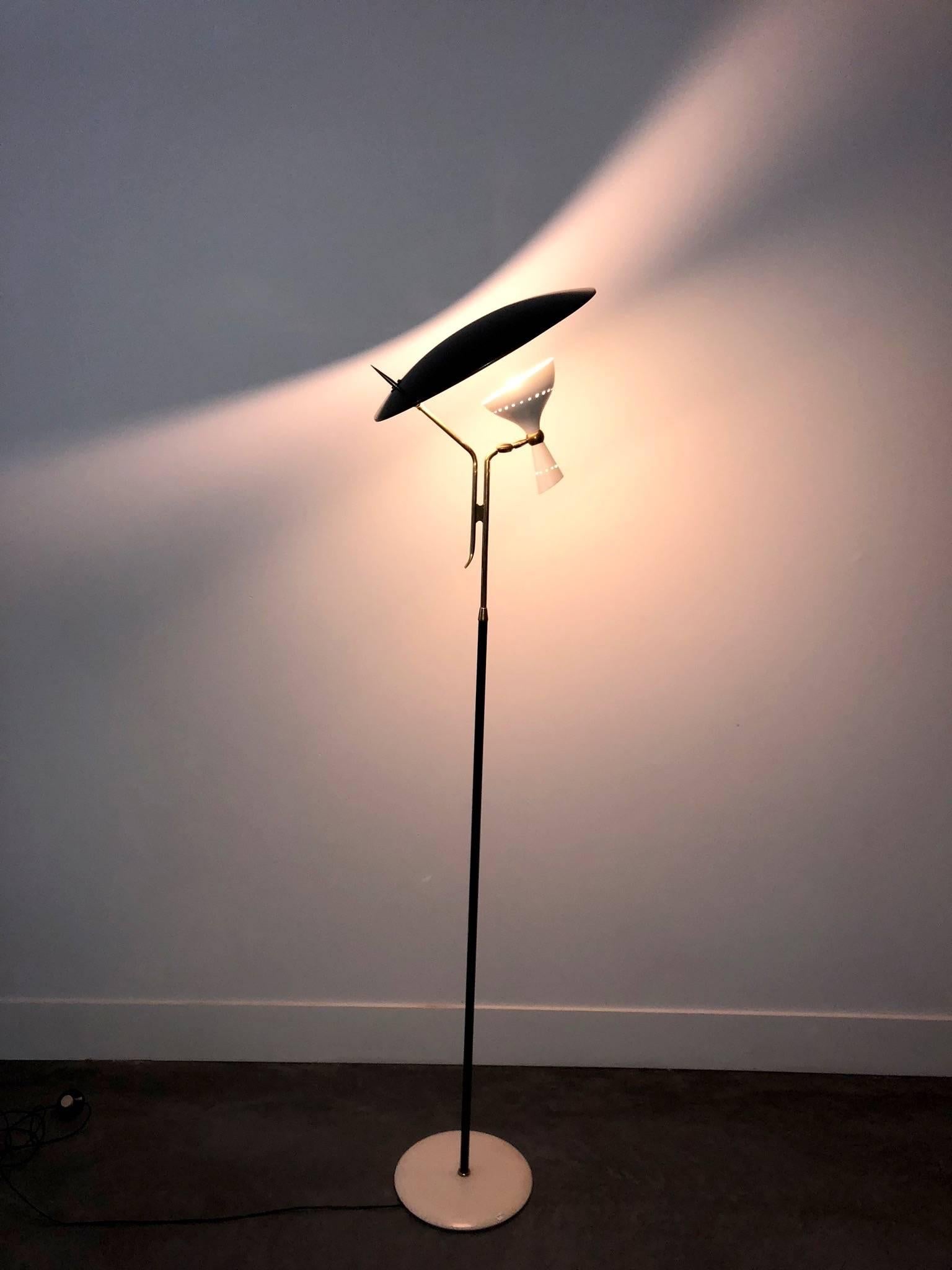 Vintage Italian Floor Lamp by Lumen In Good Condition In Bruxelles, BE