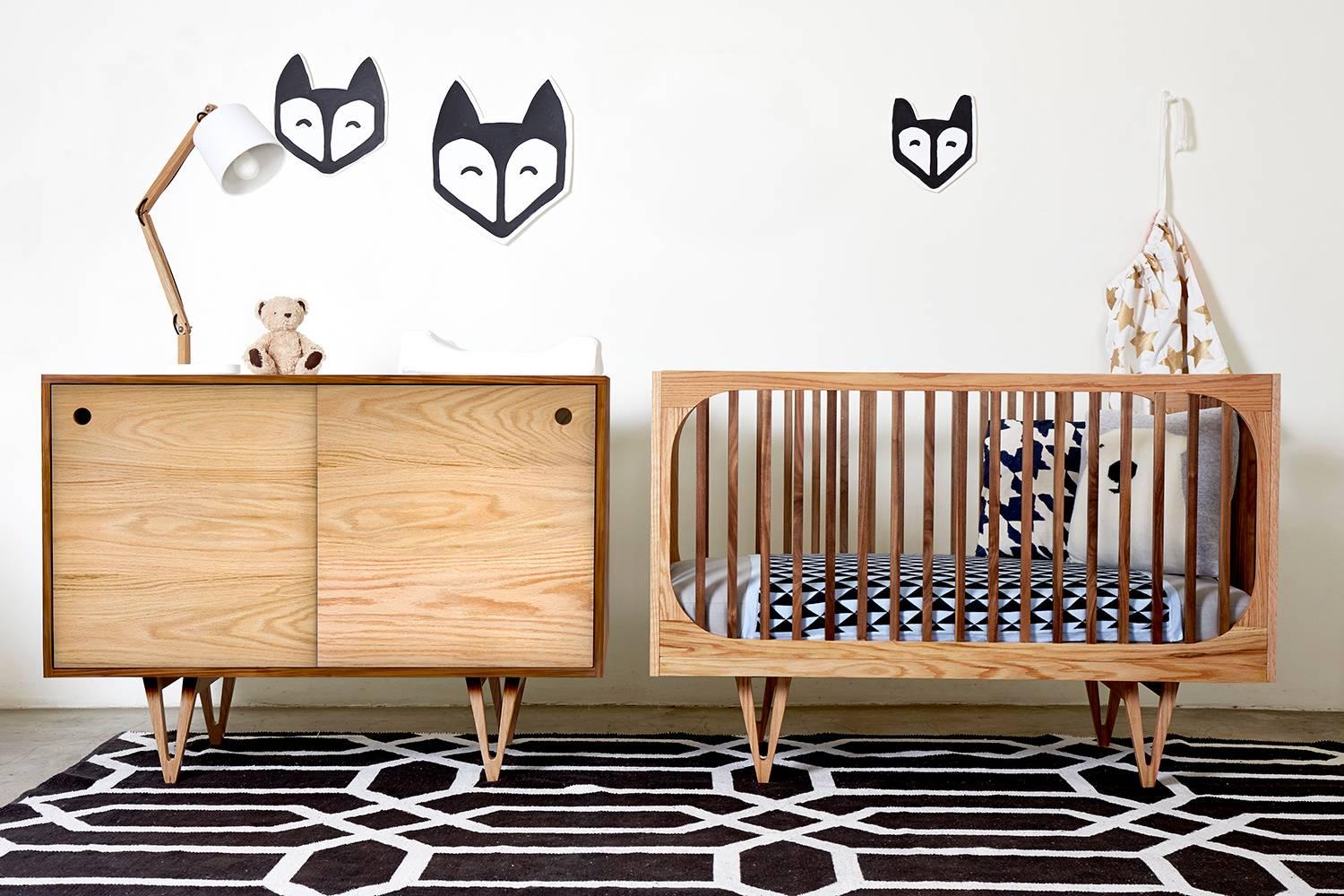Inspired by Mid-Century Modern design, the Harrison 3 in 1 crib is a piece of furniture for life; This baby's bed also converts into a toddler bed and thereafter a daybed with the addition of the conversion kit (included). This nursery furniture is