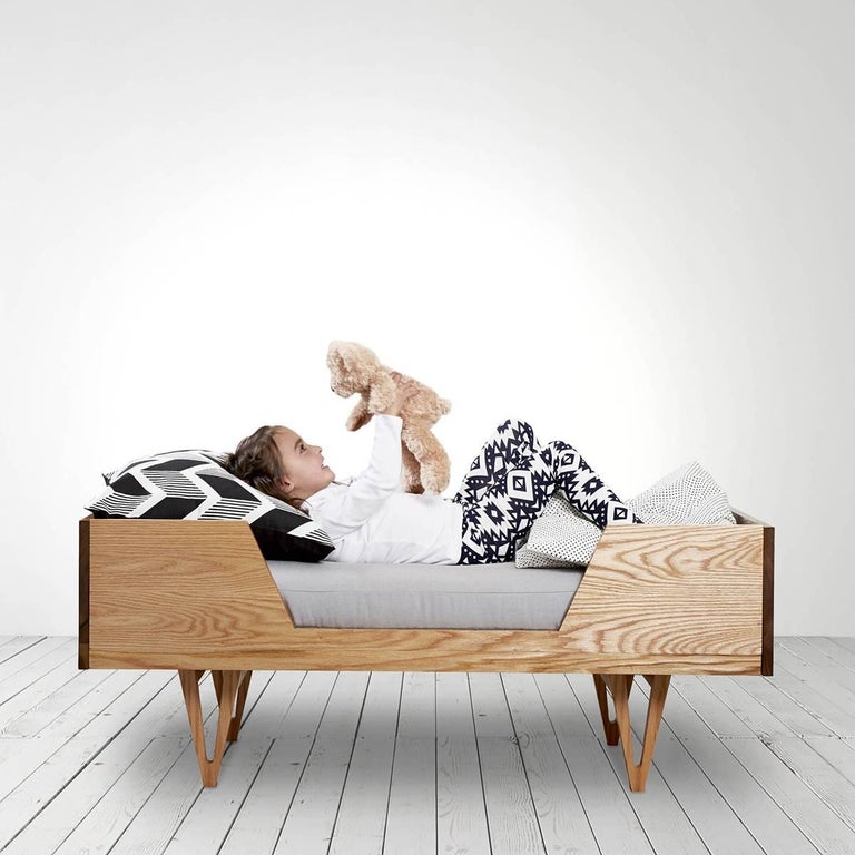 Harrison 3 in 1 Crib, Toddler Bed and Daybed Heirloom Nursery Furniture