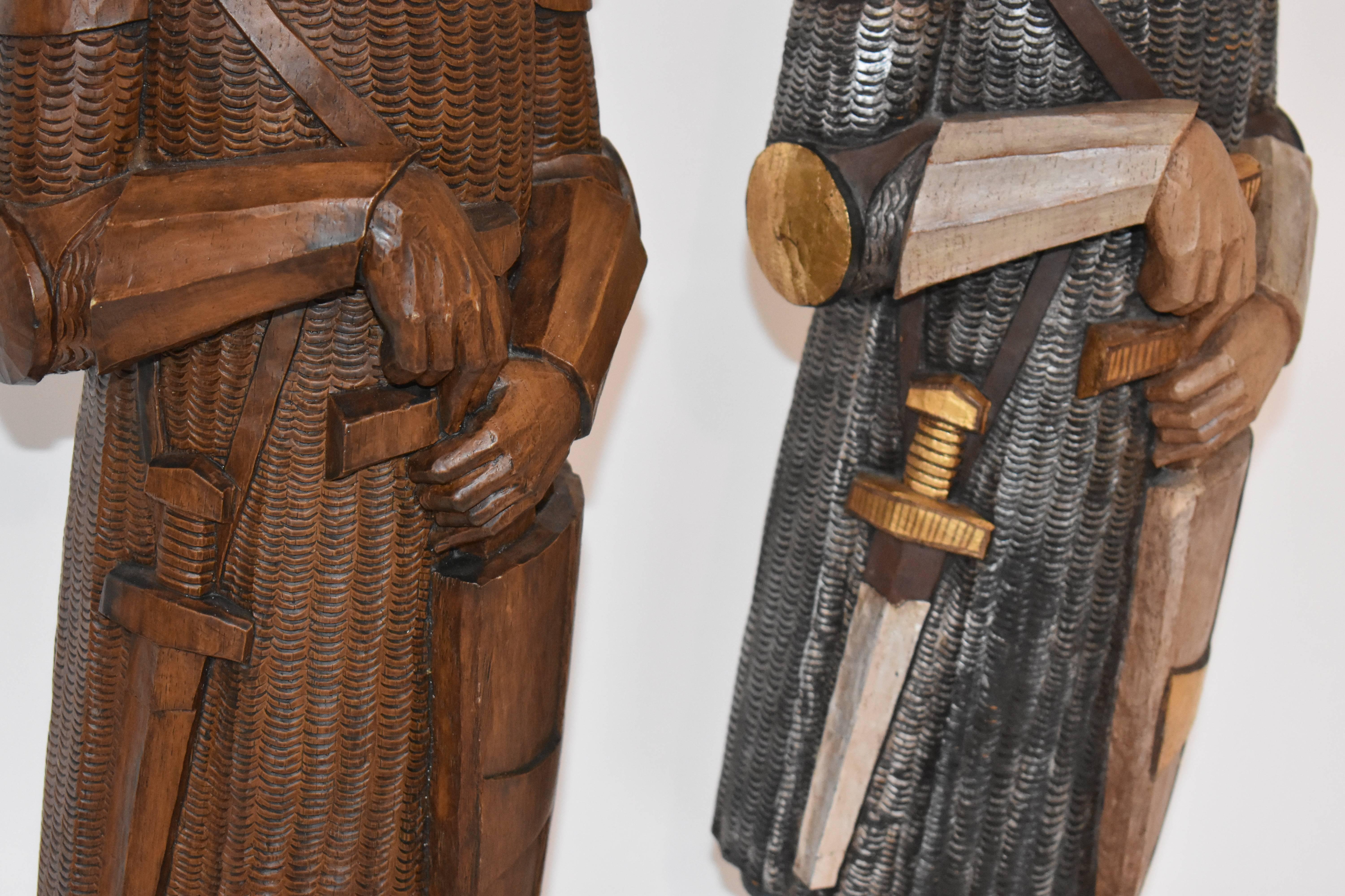 Antique large medieval crusader knight sculptures handmade from carved wood and polychrome

These impressive hand-carved crusader knight sculptures date from the 1940s. The polychrome knight is painted in suiting colors and has a lifelike expression