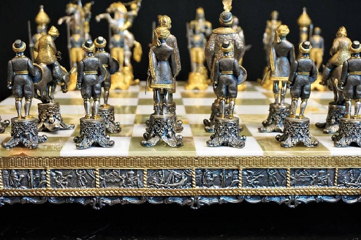 Fine Gilt Metal Chess Set Andmarble Game Board by the Italian Visual Artist In Excellent Condition In Amsterdam, NL