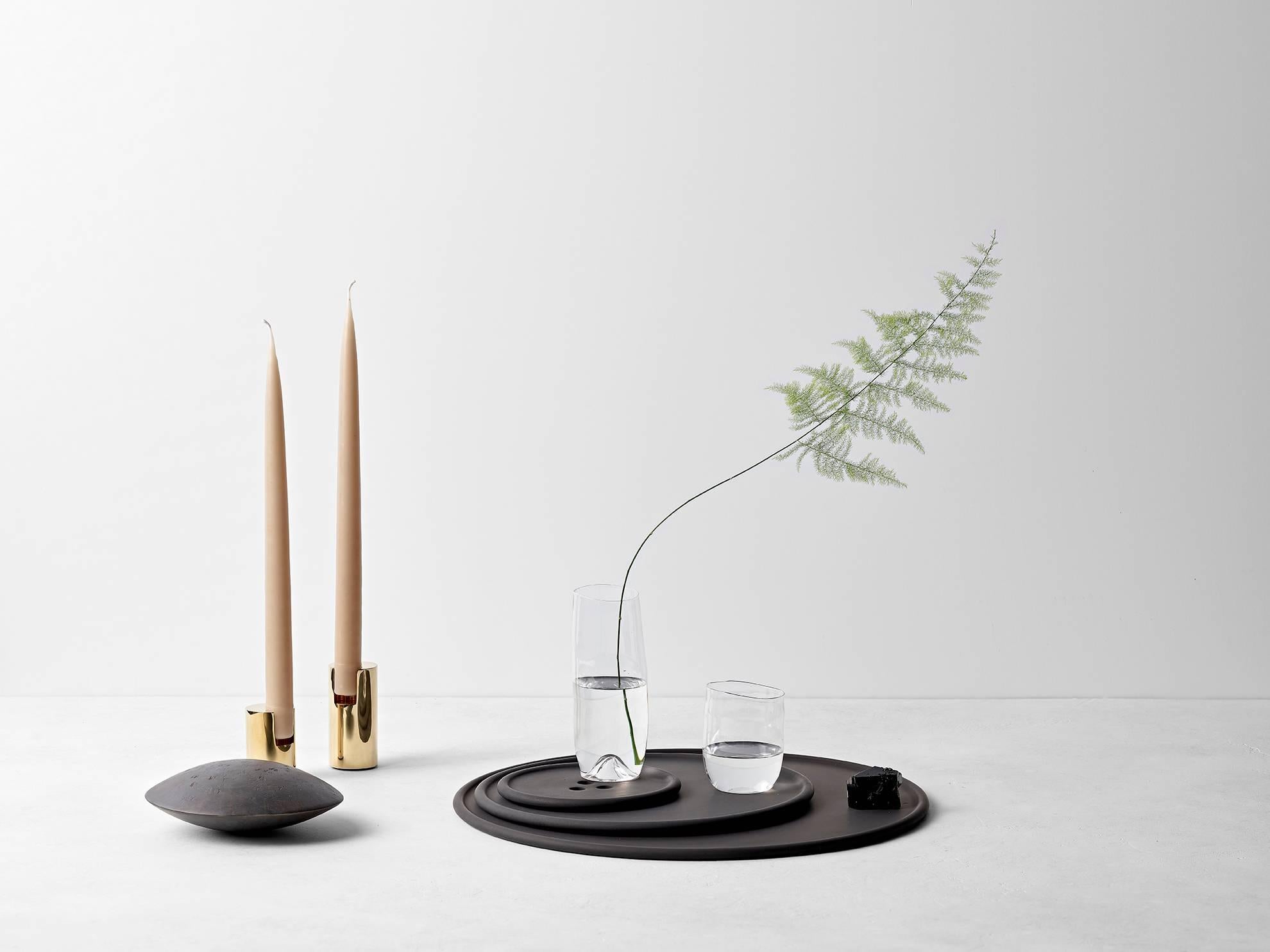 Minimalismo Trio di bouton in calcestruzzo fuso a mano, in nero di UMÉ Studio in vendita