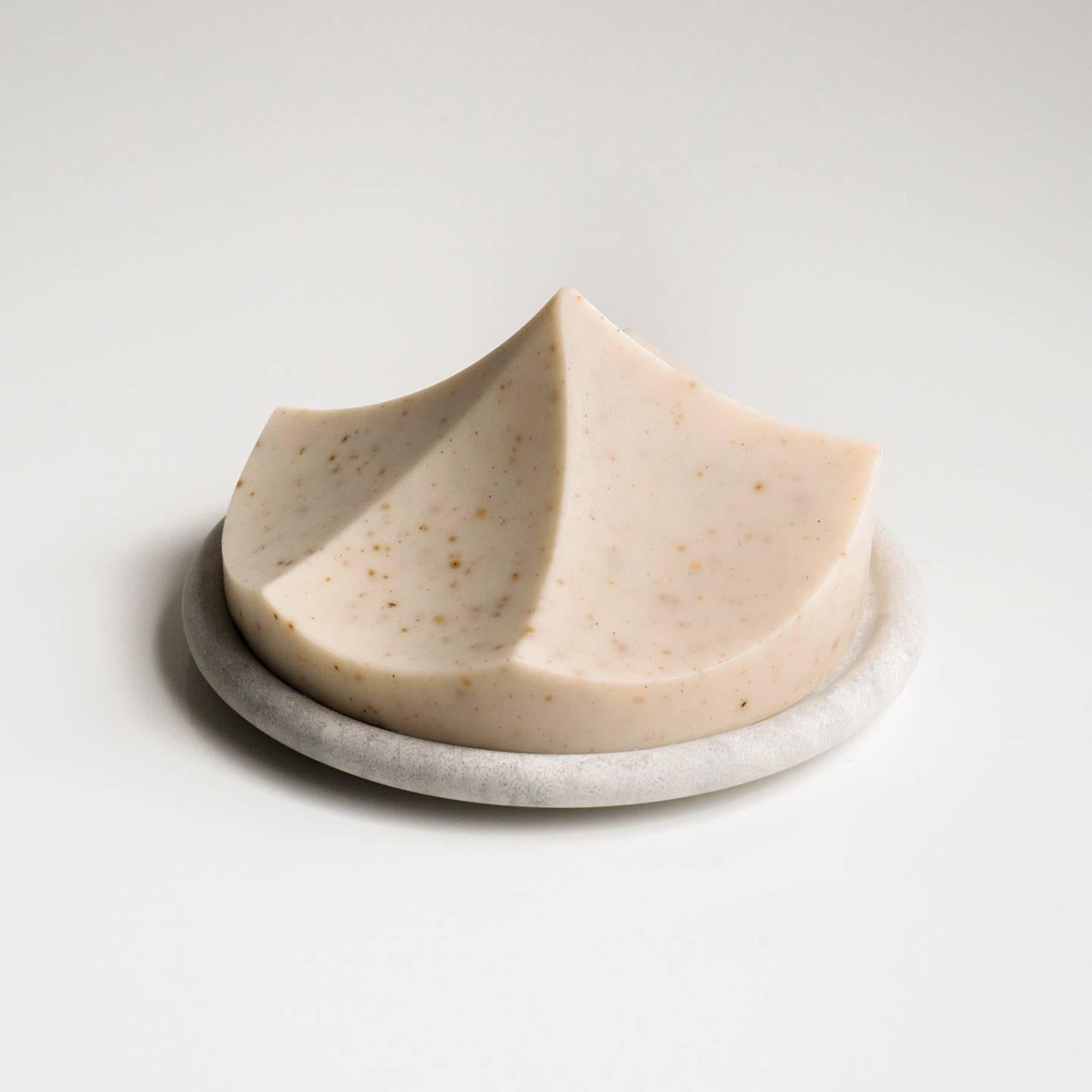 Linden
Linden / chamomile / lemon / macadamia / cucumber seed oil

A tactile object by nature, the Erode Soap Summit Series becomes one of desire and play, adding a different kind of beauty to the daily ritual of bathing. Each organic soap is