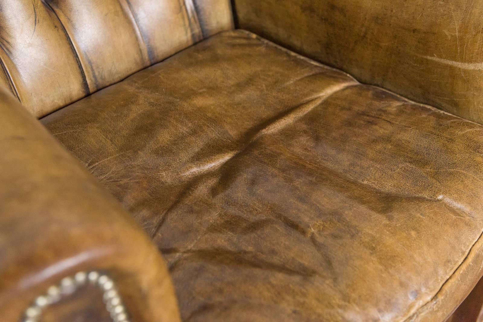 Pair of Two Cognac Leather Wingback Chesterfield Club Chairs, circa 1950 For Sale 2