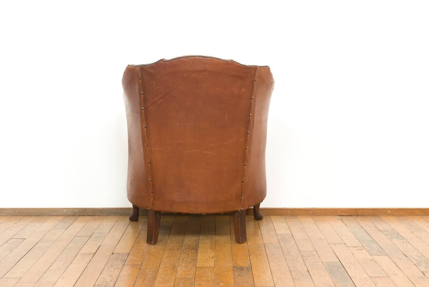 early 20th century French cognac Leather tub Chair  For Sale 2