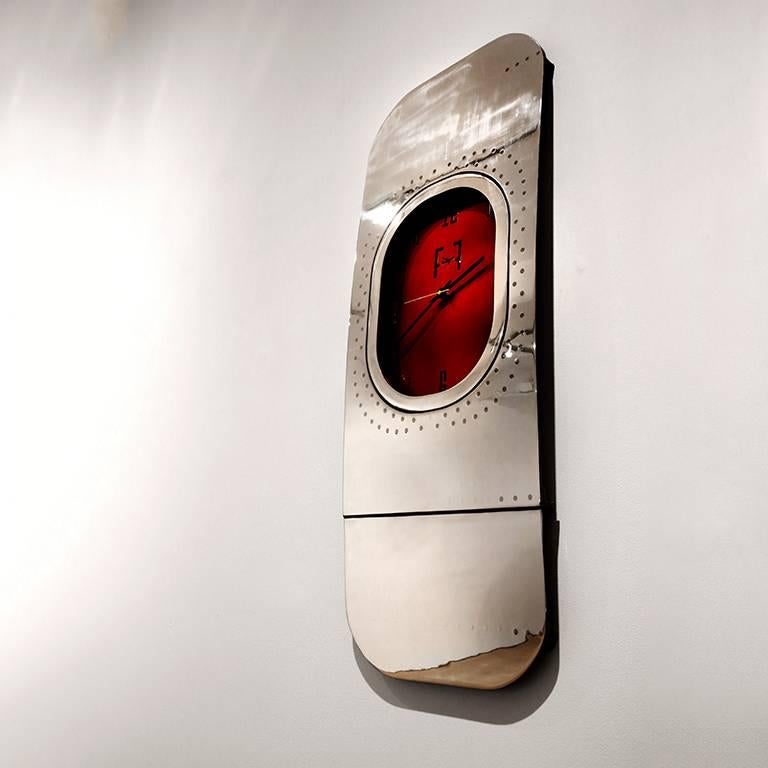 Cut from the fuselage of an Airbus A320 body, these beautifully reworked window sections go through a lengthy process of cutting, shaping, cleaning, sanding, polishing and then powder-coating to produce a stunning and unique timepiece.