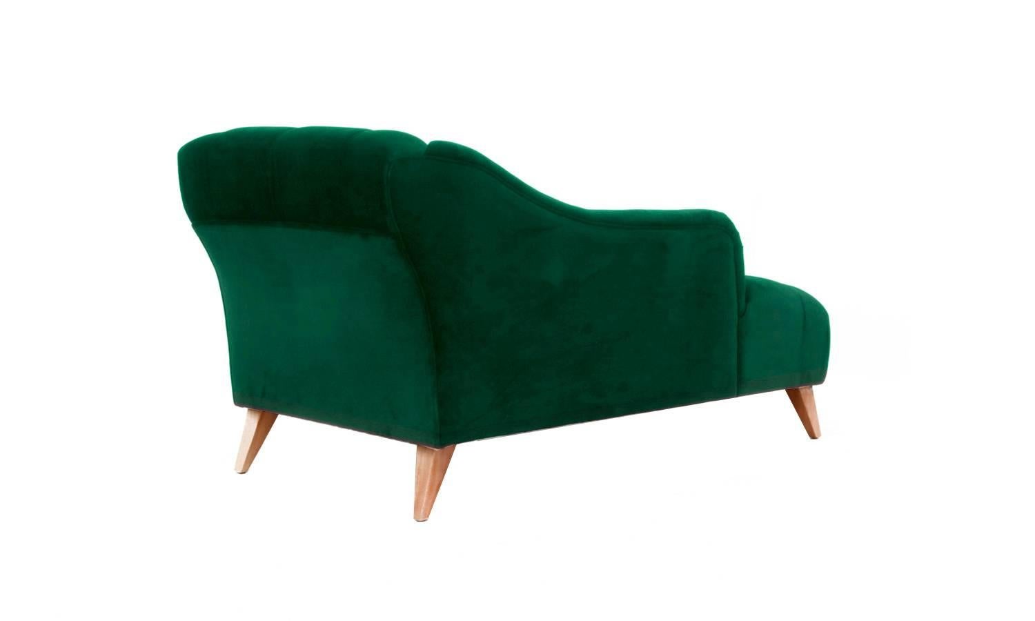 The Abbey chaise longue is a breathtaking piece of modern art deco. It is a contemporary version of a classic Victorian chaise longue, impregnated with old fashioned charm that is sure to impress. The luxurious velvet upholstery is soft to the touch