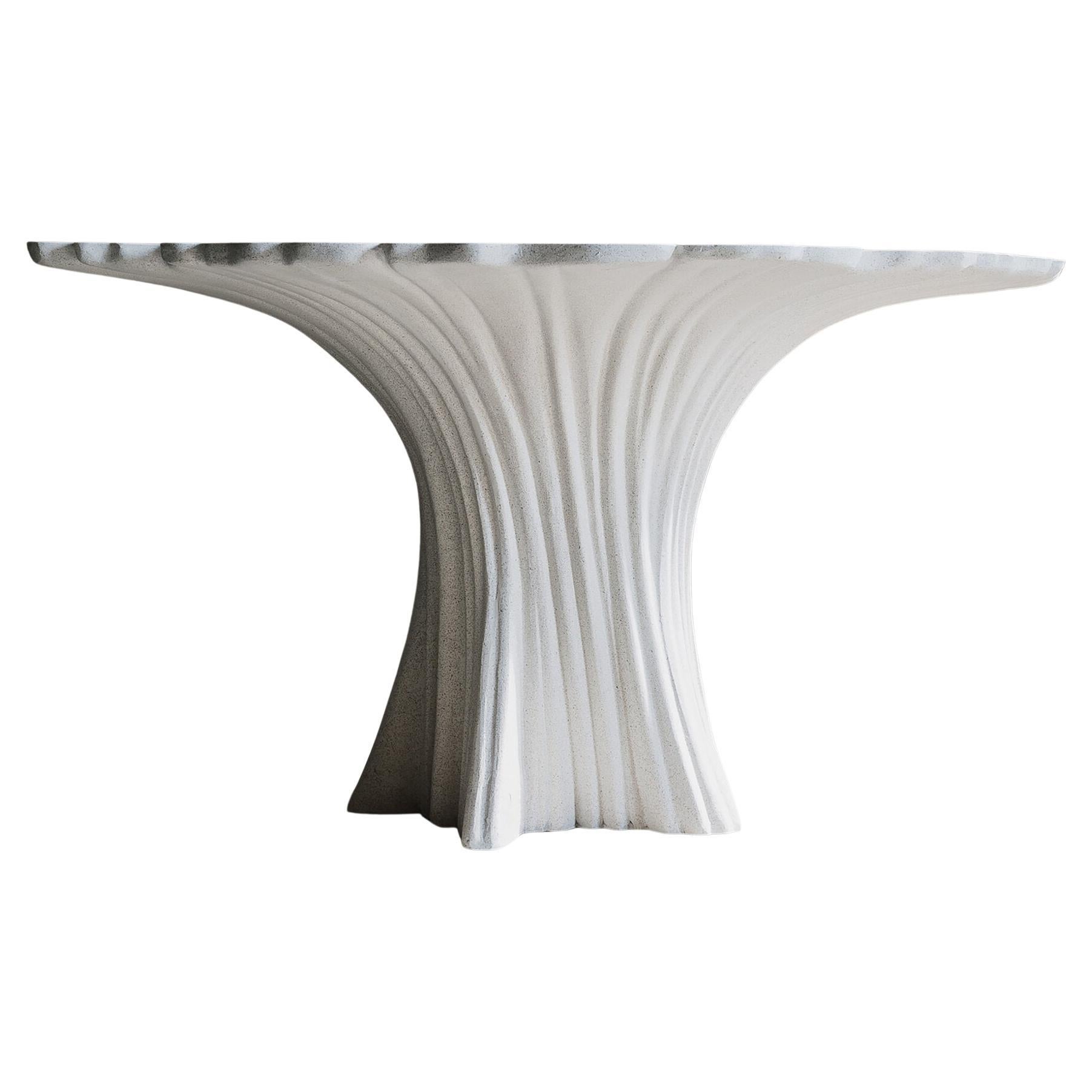 Table de salle à manger Perennial Cypress, pierre naturelle, Zachary A. Design en vente