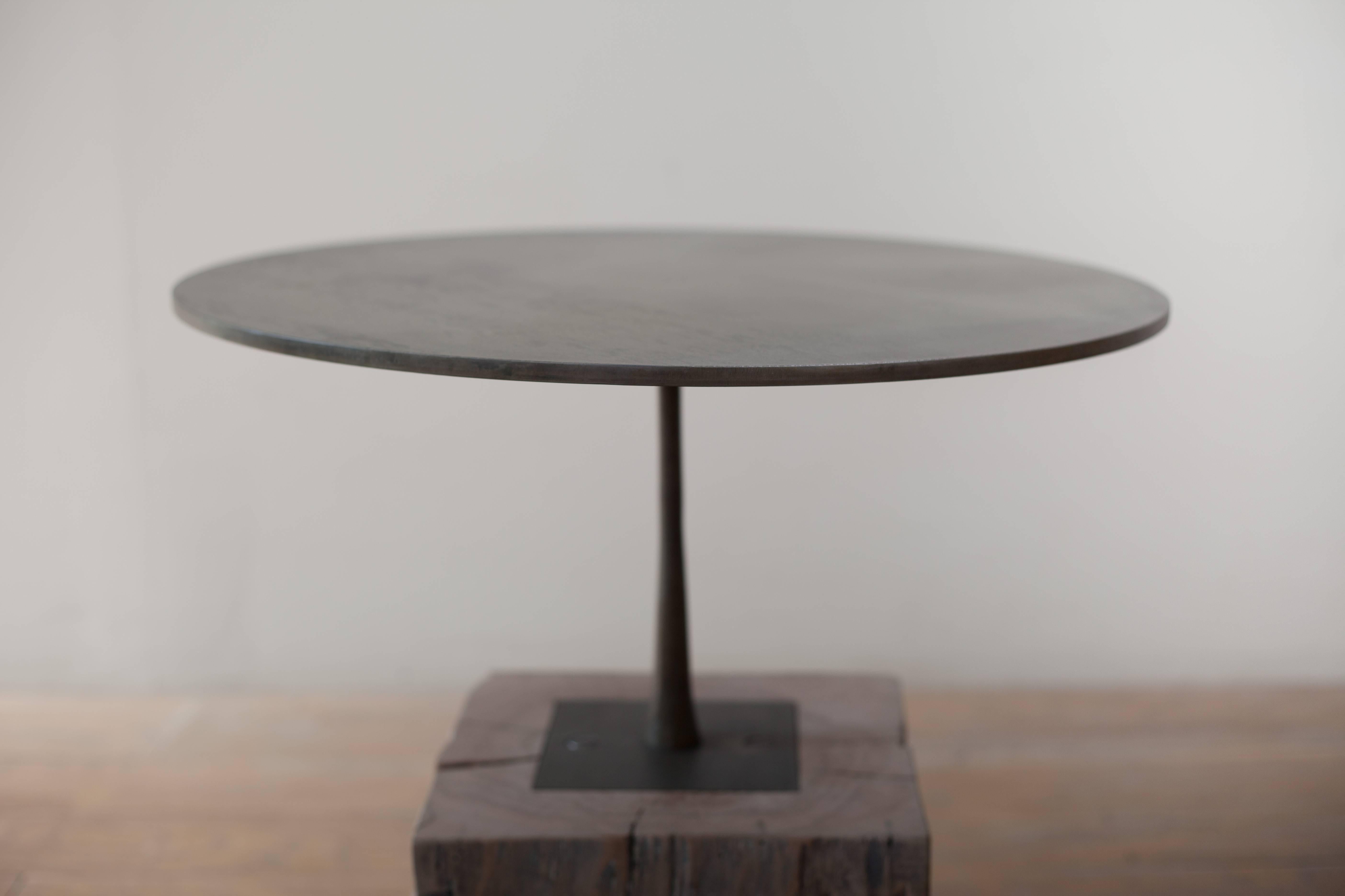 Kinoko Minimal Modern Bronzed Steel Side Table For Sale 1