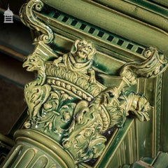 Cheminée encadrée en céramique émaillée française du 19ème siècle