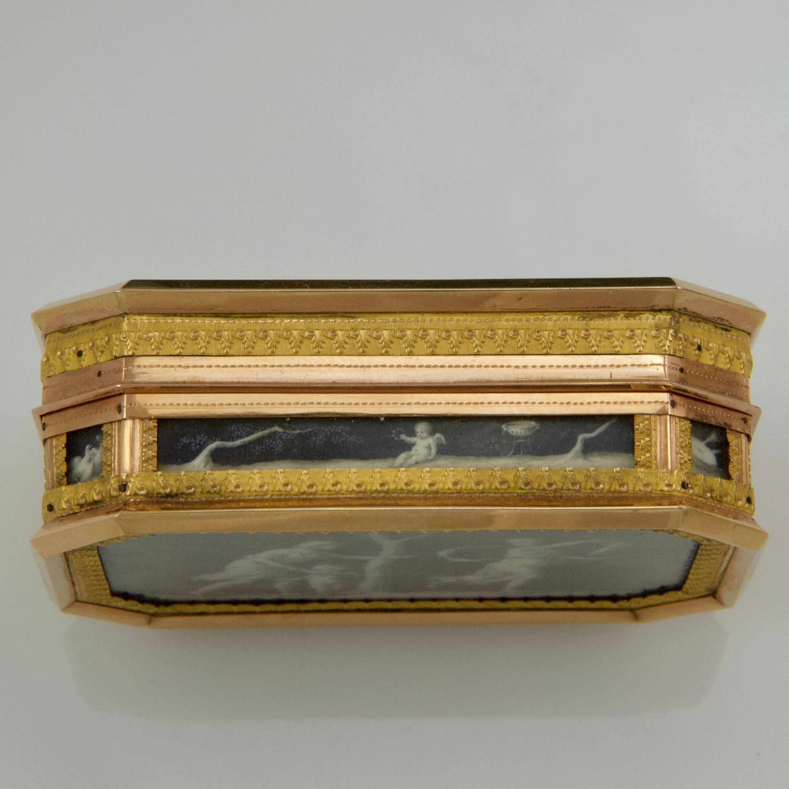 Louis XVI 18th Century Miniatures Snuff Box in Its Original Fitted-Case in Galuchat
