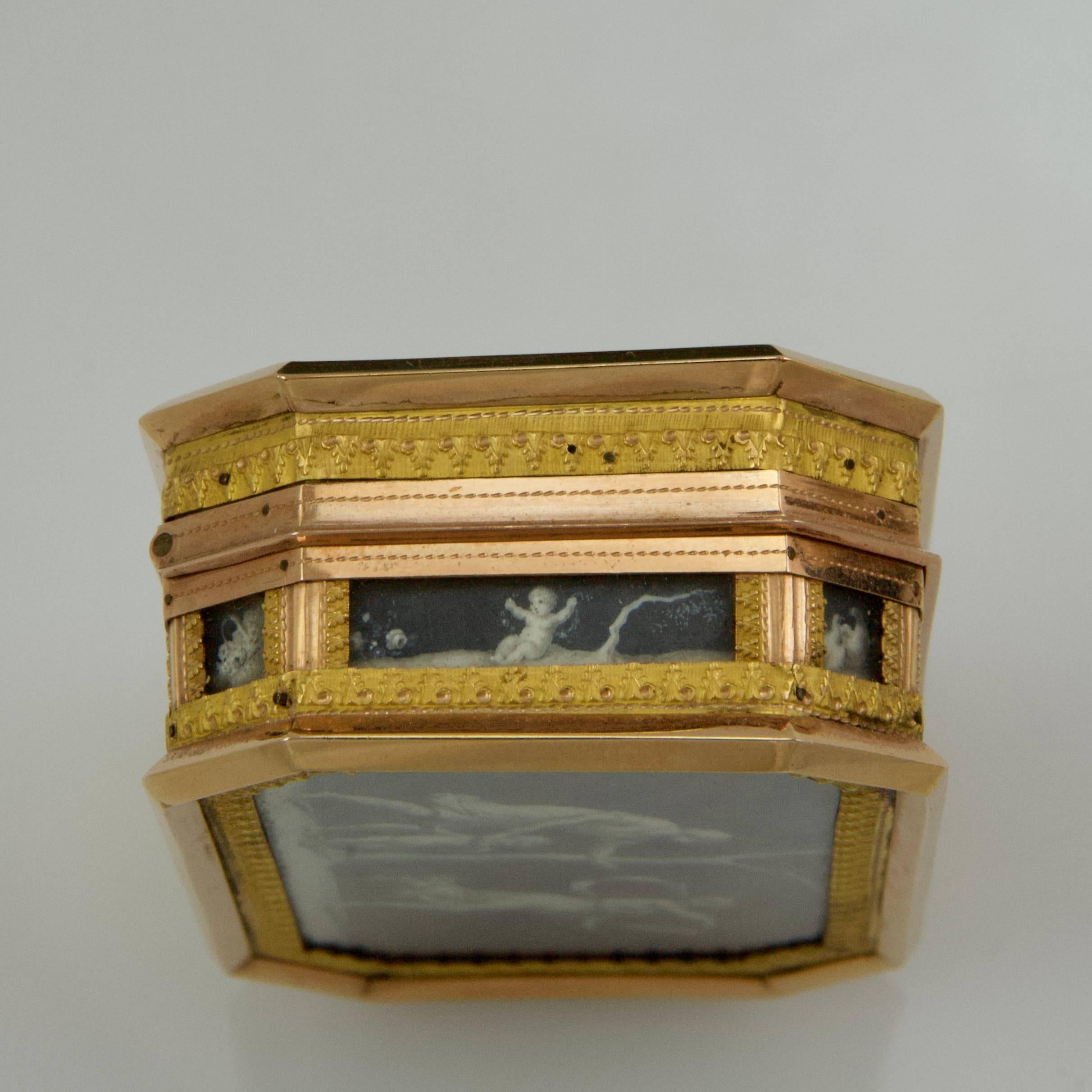 Late 18th Century 18th Century Miniatures Snuff Box in Its Original Fitted-Case in Galuchat
