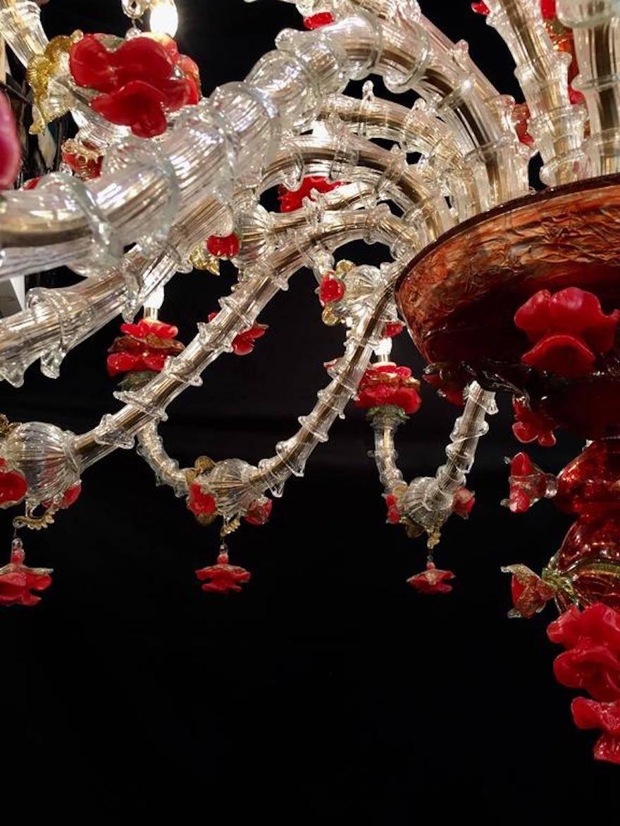 Suntuosa araña italiana roja y dorada, Murano, años 80 siglo XX