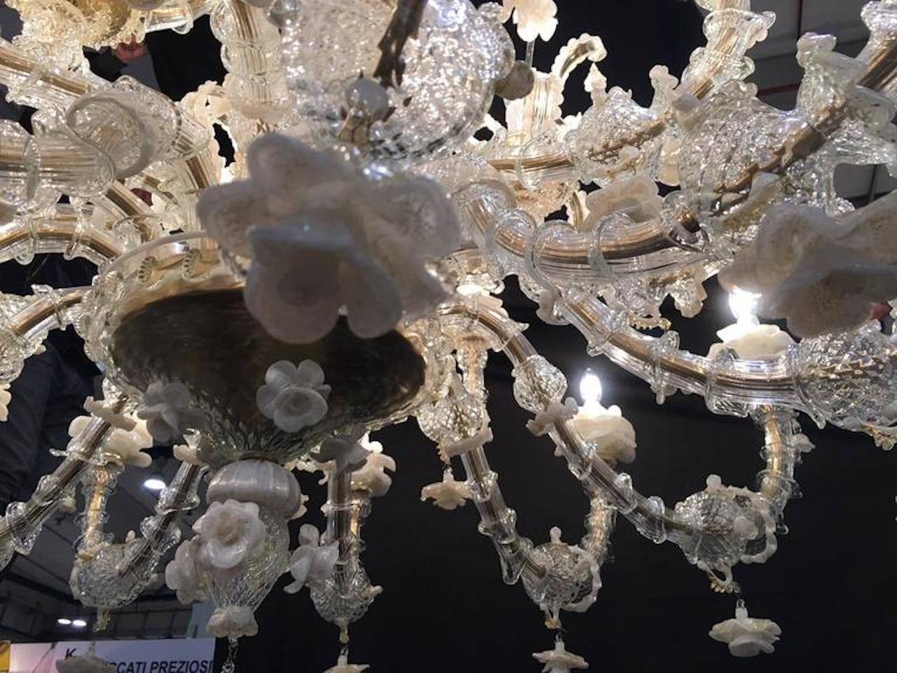 Spettacolare lampadario italiano con inclusioni d'oro, Murano, anni '80 in vendita 3