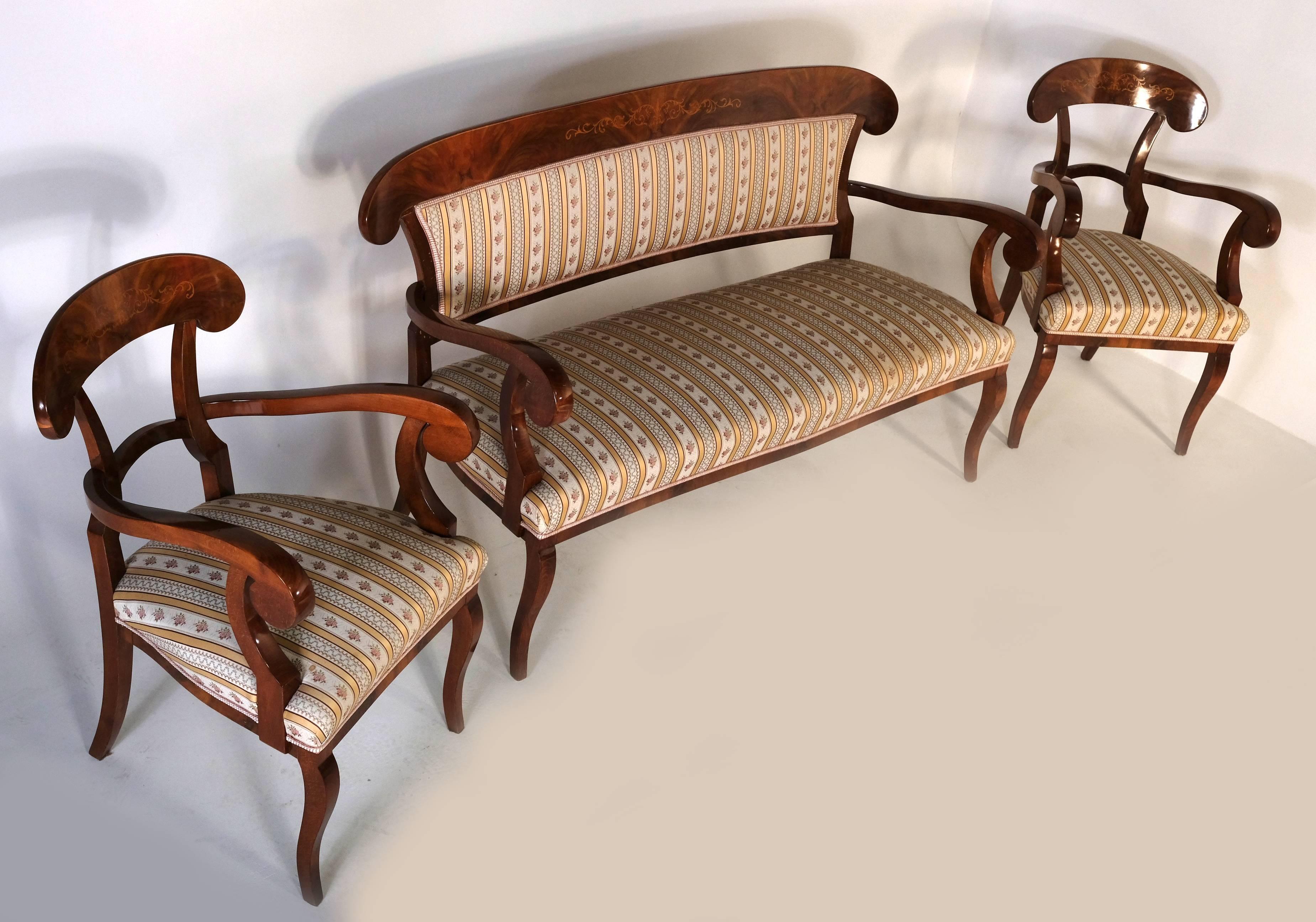 Sofa und Sessel im Biedermeier-Stil, 1950er Jahre (Intarsie) im Angebot