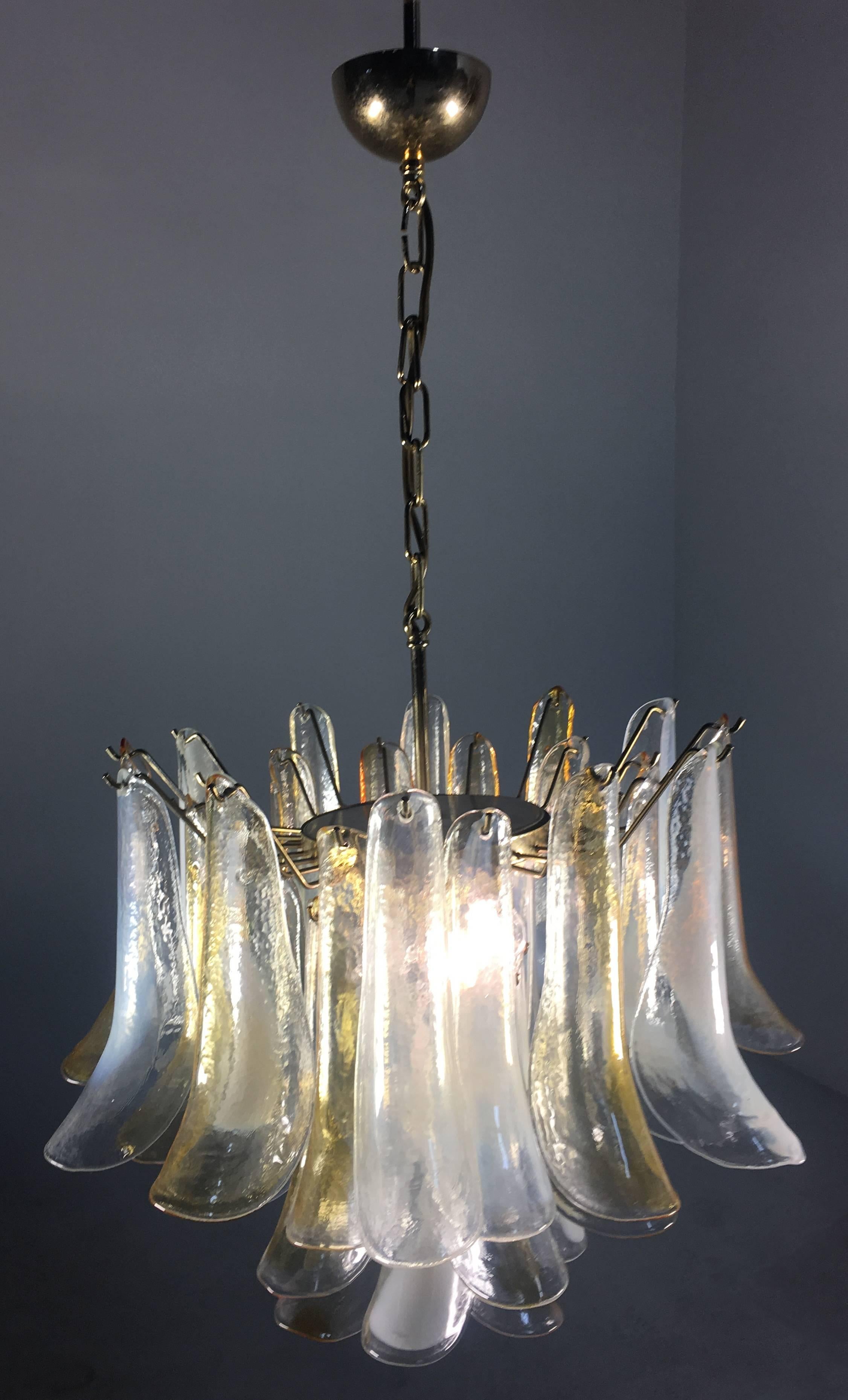 Elegant Pair of Chandeliers White and Amber Petals, Murano, 1990s For Sale 2