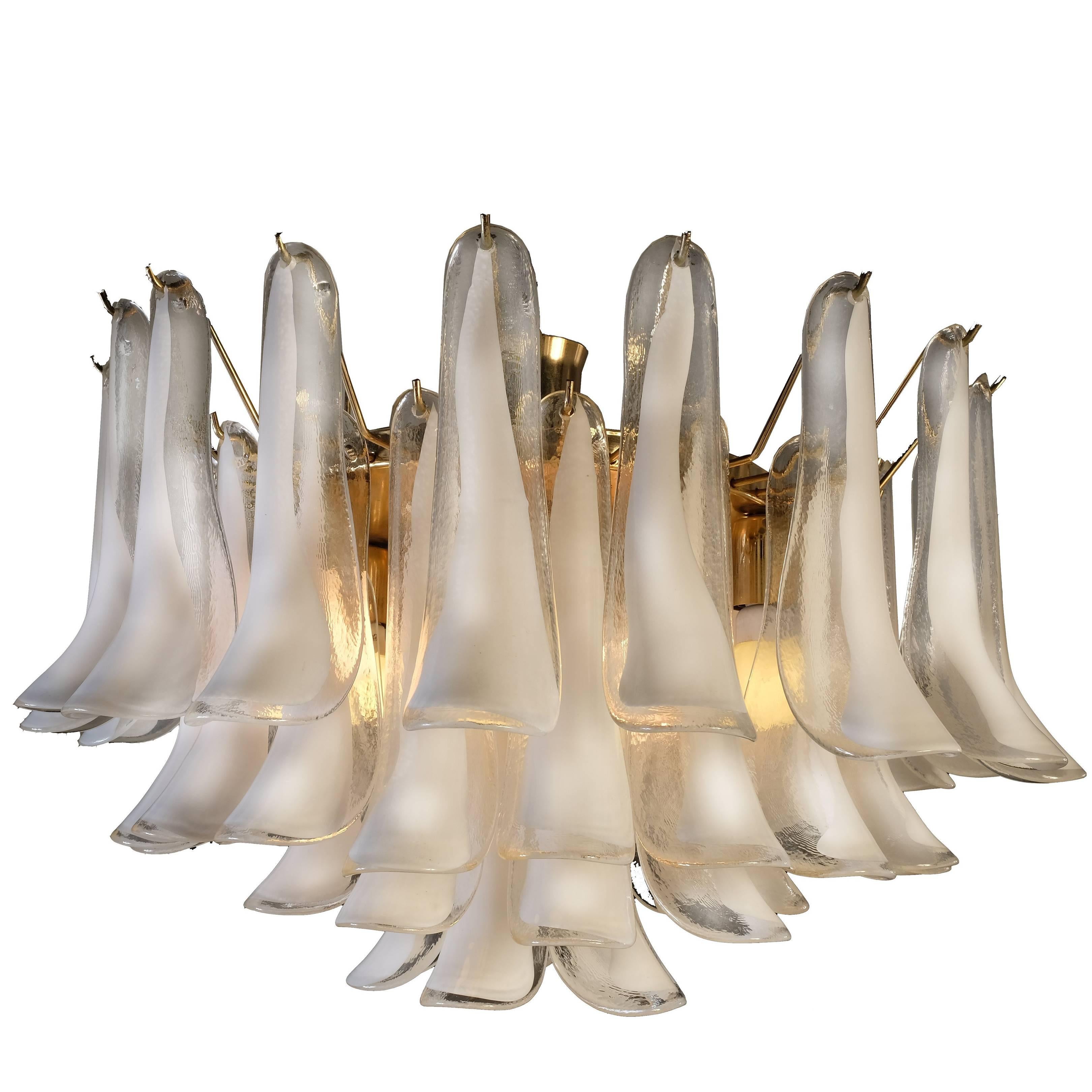 Pair of Charming Italian Petals Chandeliers, Murano In Excellent Condition In Budapest, HU