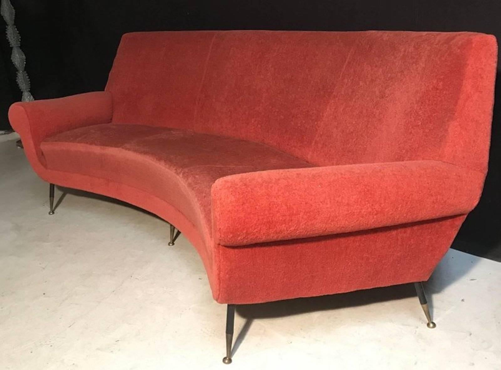 Italian Set with a Curved Sofa by Gigi Radice for Minotti, 1950 In Good Condition In Budapest, HU