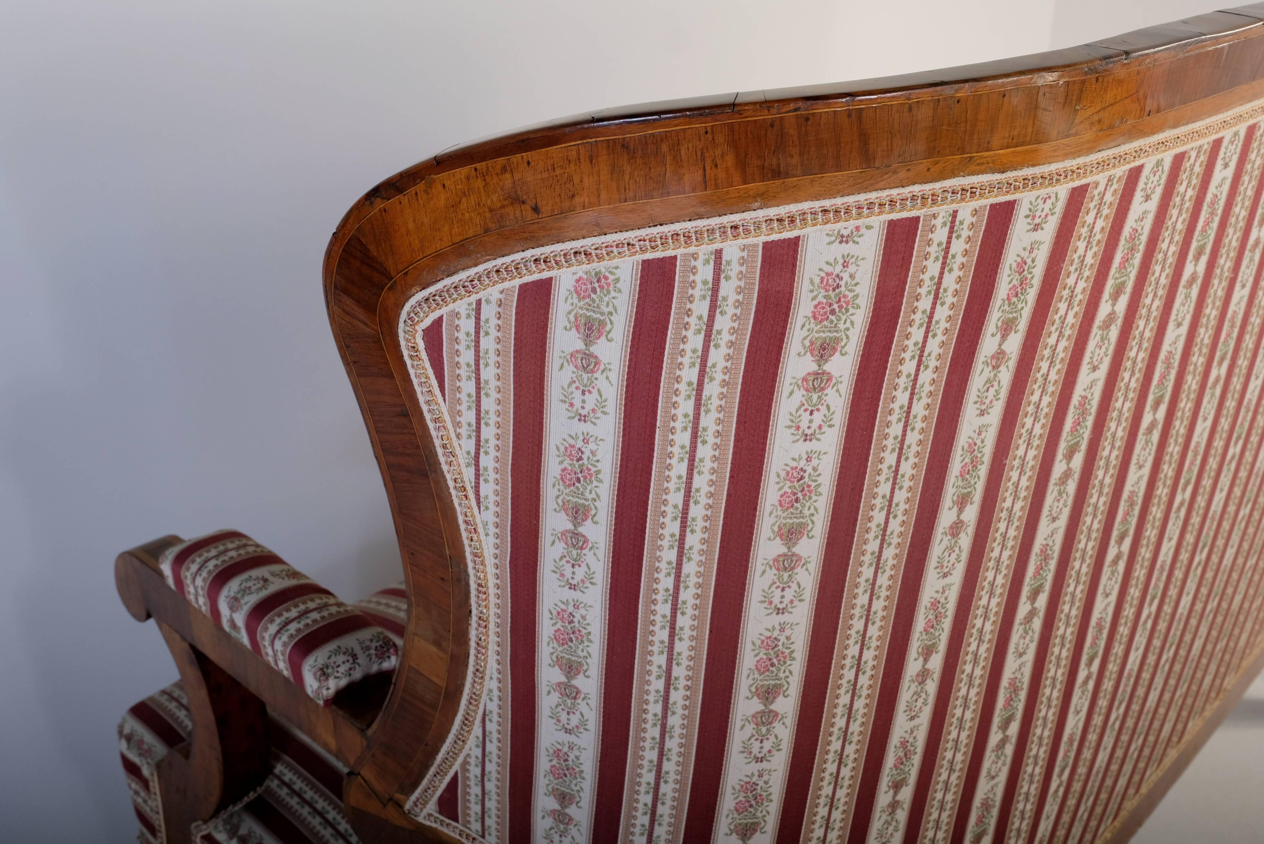 Sitzset aus Biedermeier, Sofa und zwei Sesseln, 1870er Jahre im Zustand „Gut“ im Angebot in Budapest, HU