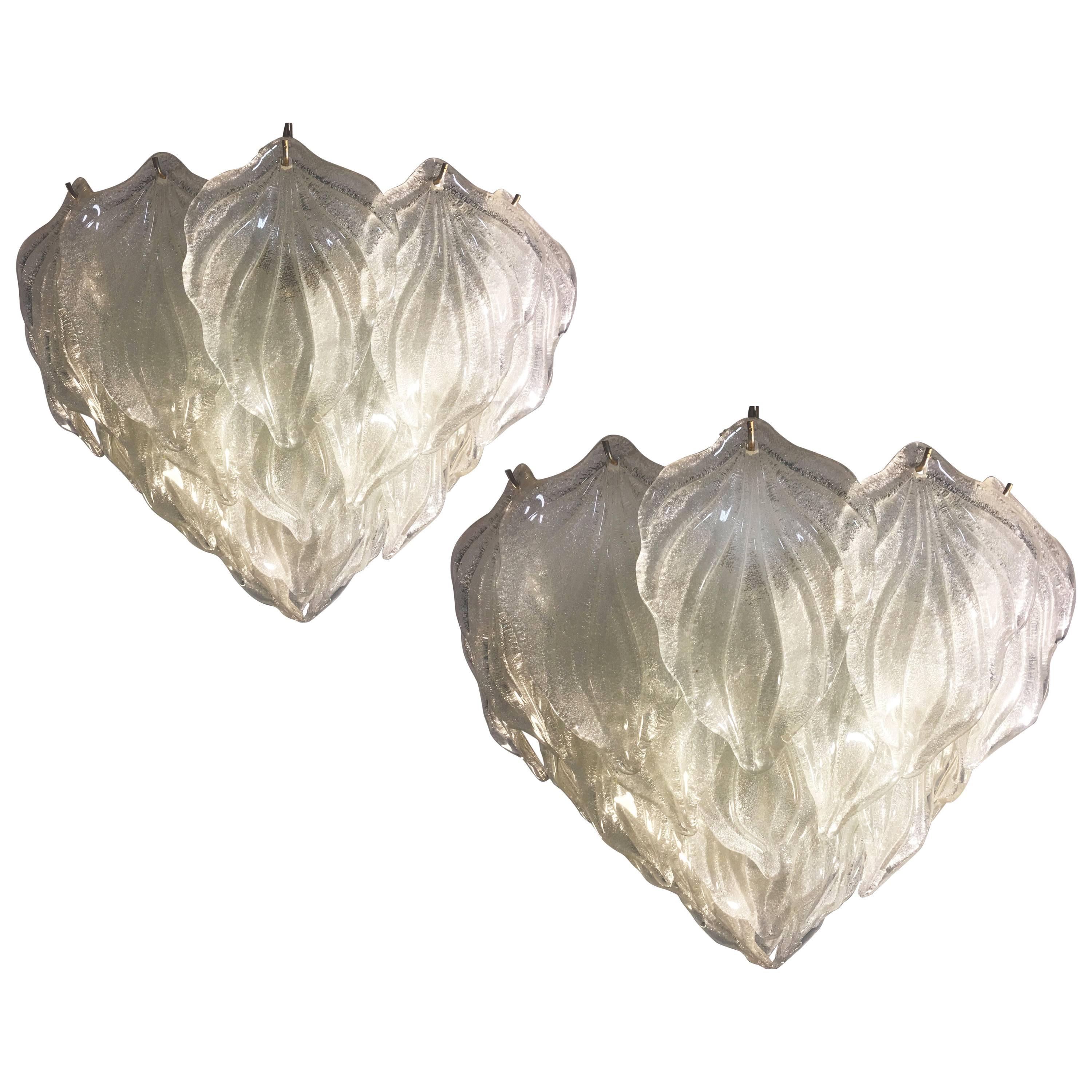 Murano polar ice chandelier, 1970. Six lights.
38 leaves Murano glass.
Measures: height (80 cm).
diameter (60 cm).