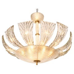 Luxurious and Refined Venetian Murano Glass Chandelier. Murano, 1940s
