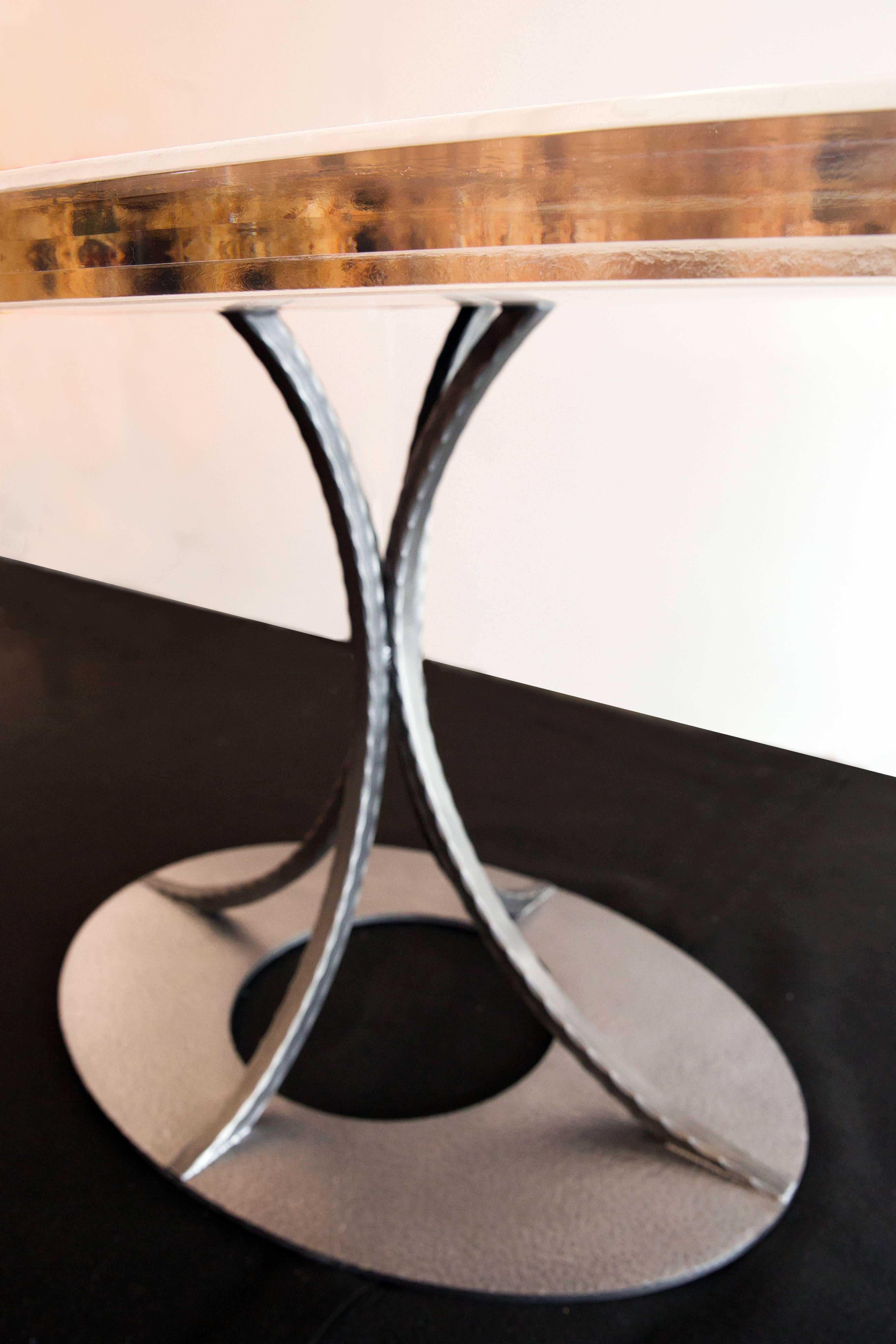 Modern Contemporary Epoxy Resin Oval Dining Table with a Slice of Olive Tree Trunk For Sale