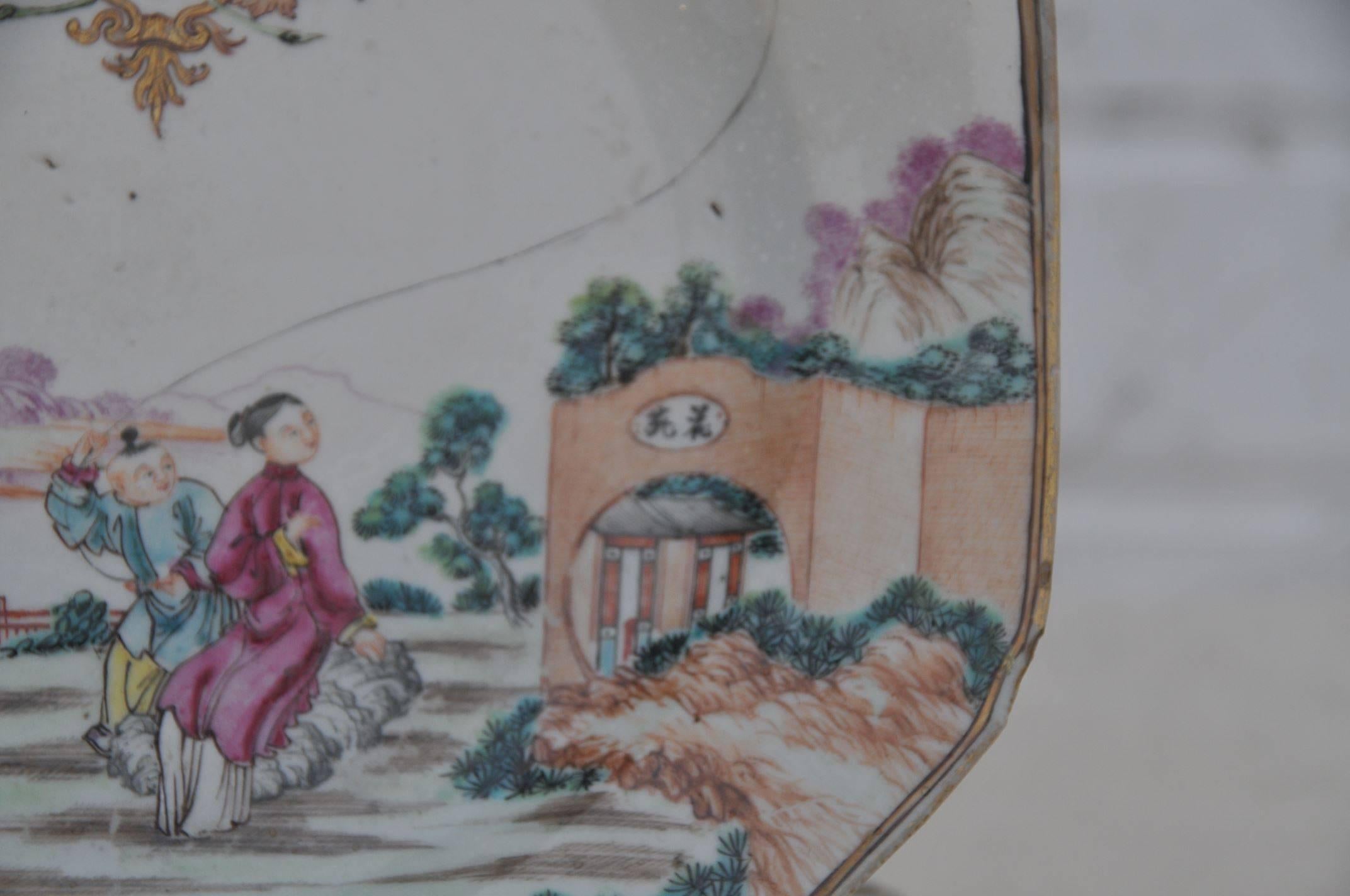 Chinese  Pair of FAMILLE ROSE ARMORIAL PLATES For Sale