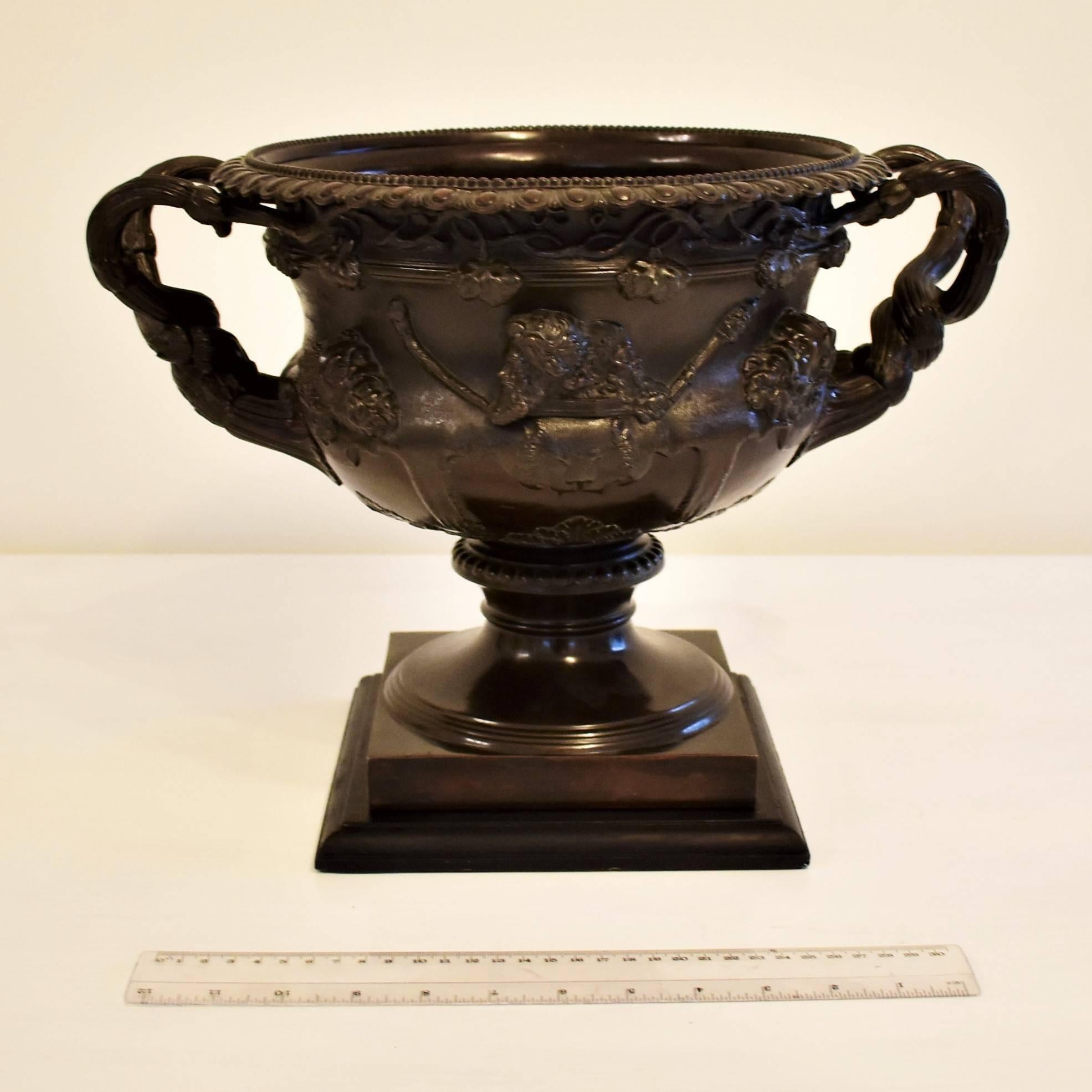 Large Warwick Vase in Bronze, Grand Tour For Sale 1
