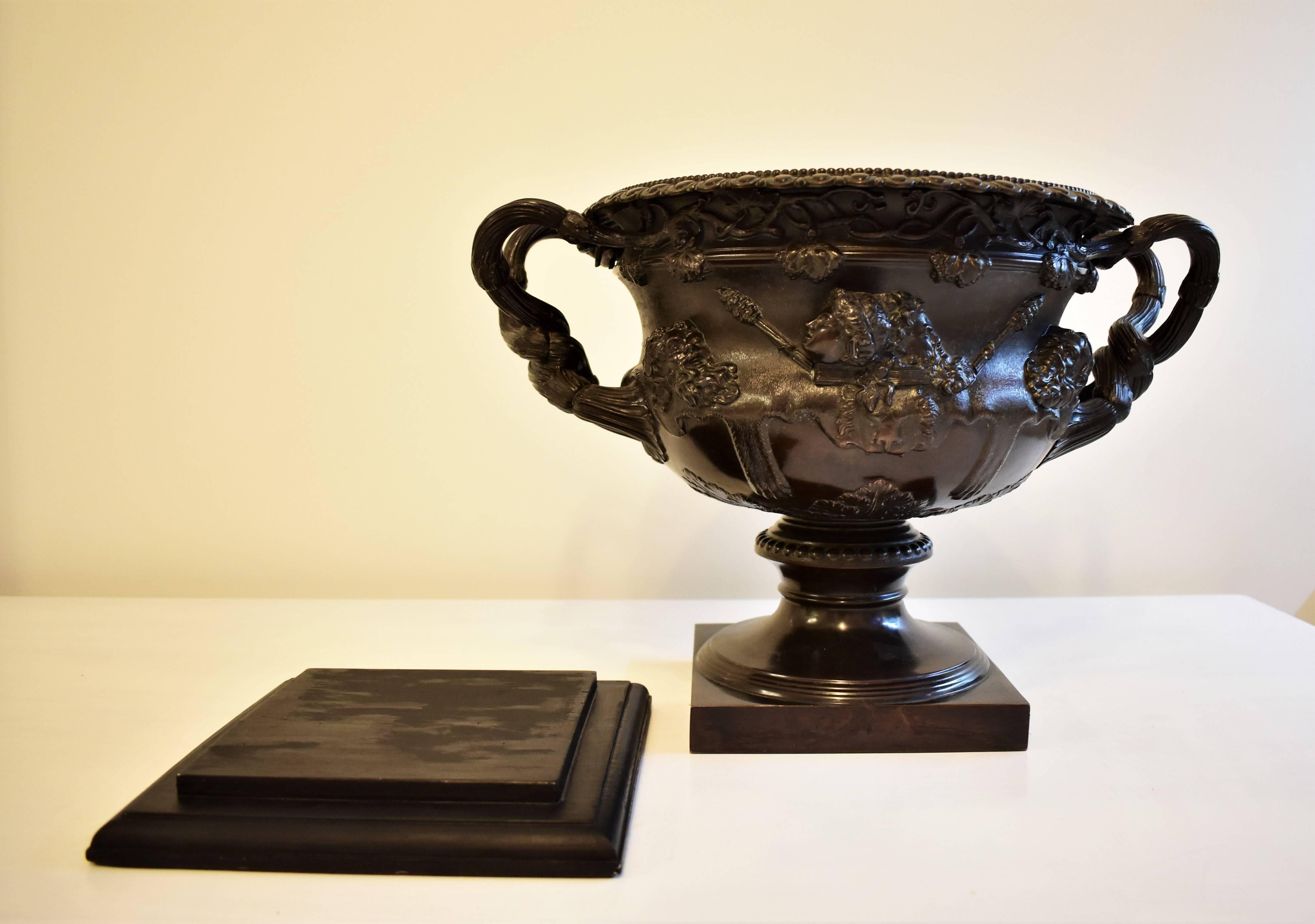 Large Warwick Vase in Bronze, Grand Tour For Sale 2