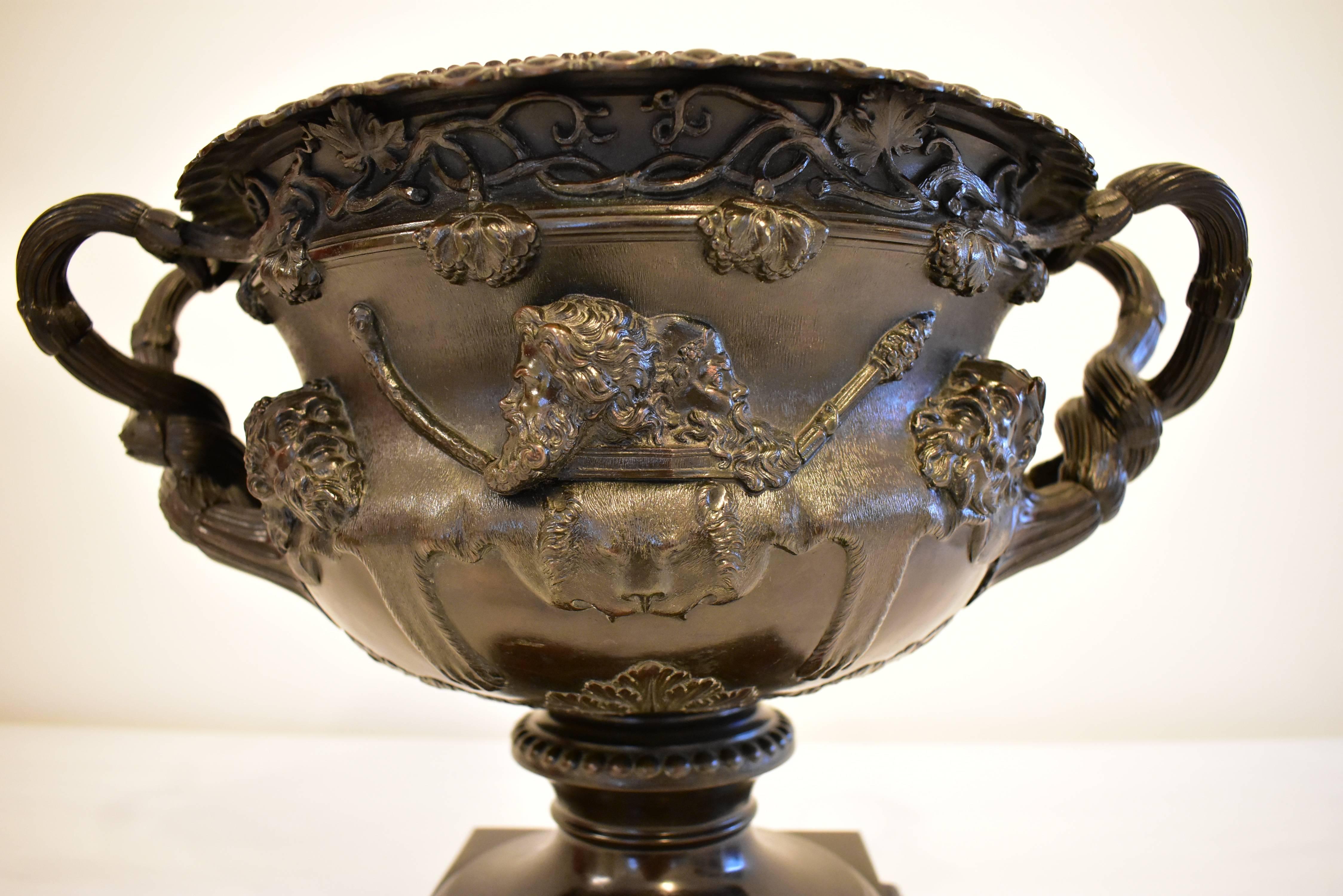 Large Warwick Vase in Bronze, Grand Tour In Excellent Condition For Sale In London, GB