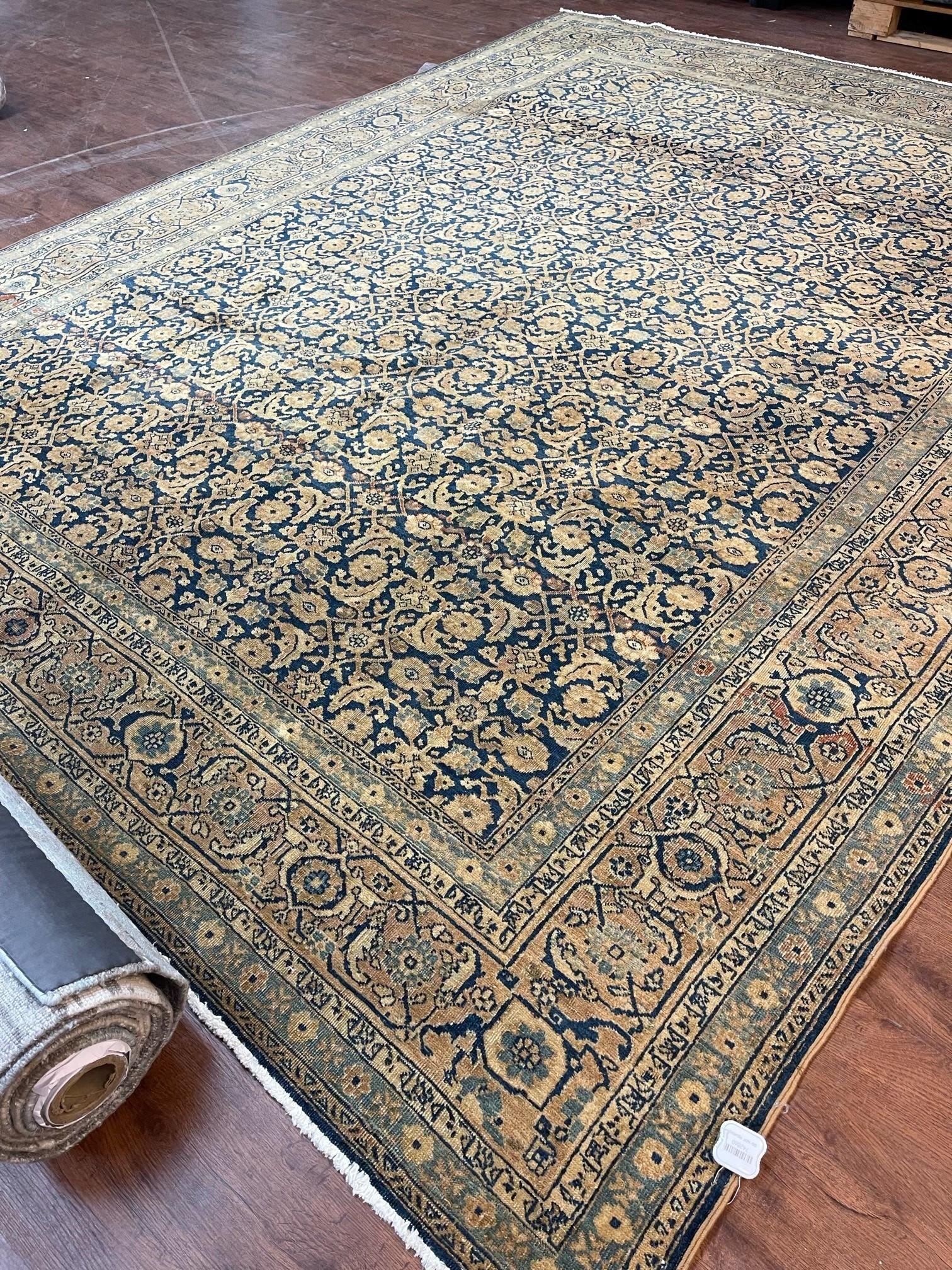 Antique Persian Fine Traditional Handwoven Luxury Wool Navy / Rust Rug For Sale 1