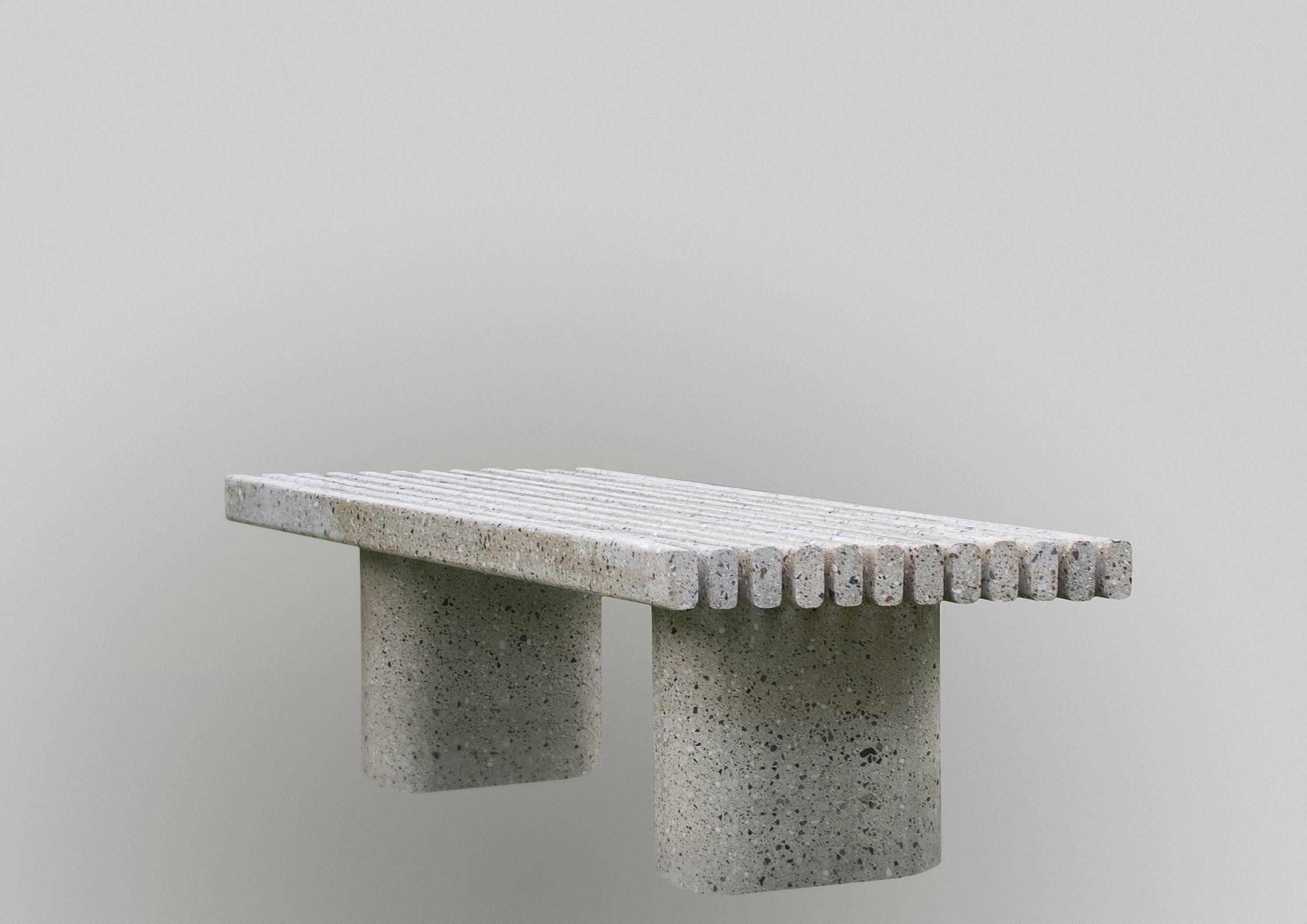 Danois Banc monolithique fabriqué à la main avec des matériaux locaux par DUVALD au Danemark. Terrazzo en vente