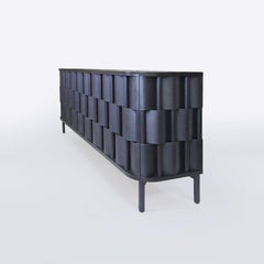 Credenza Weave 196 de Ringvide, madera maciza de abedul, aceite negro. Escandinavo