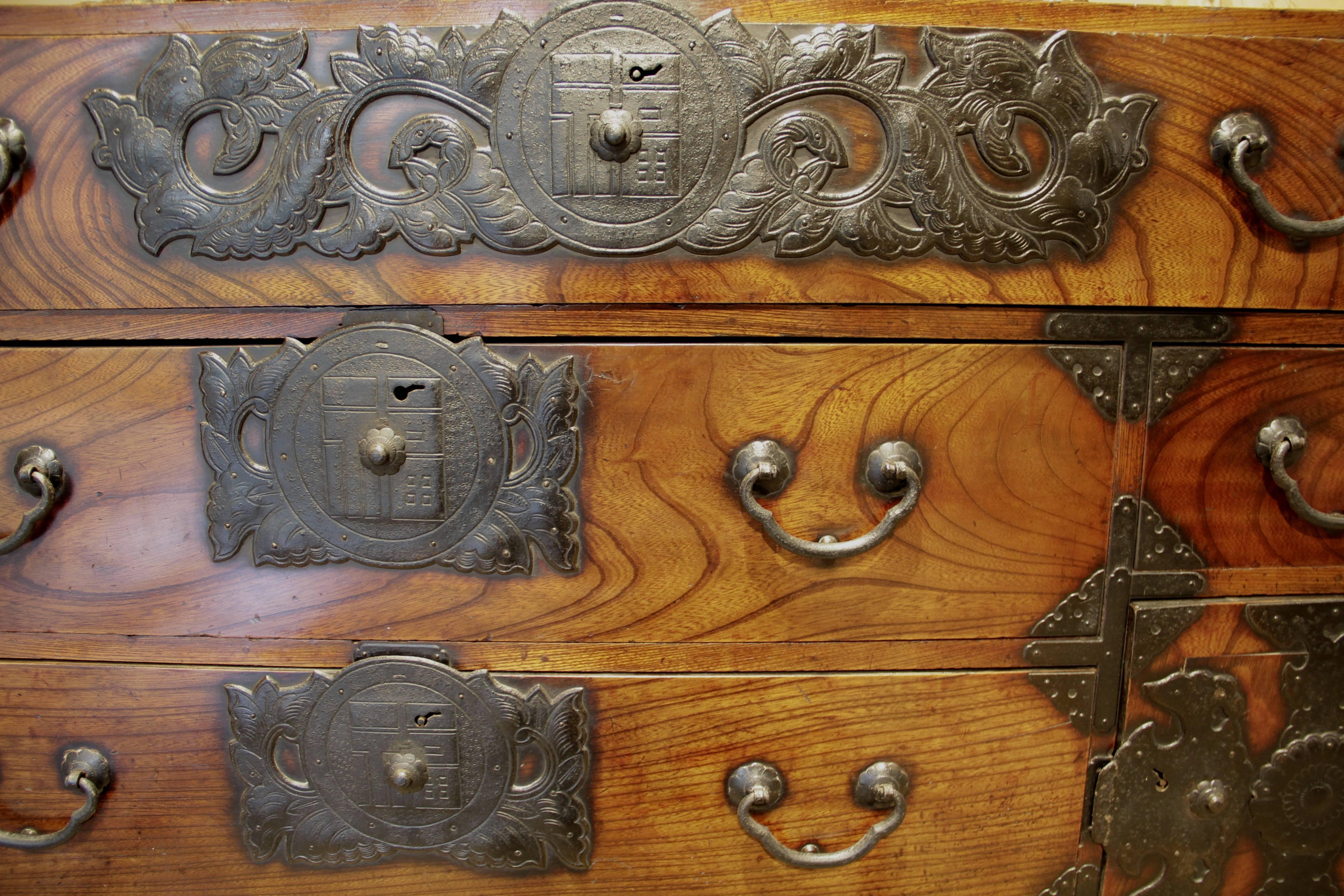 Japanese Tansu Cedar Elm Chest Sendai Style 19th Century In Excellent Condition For Sale In Monterey, CA