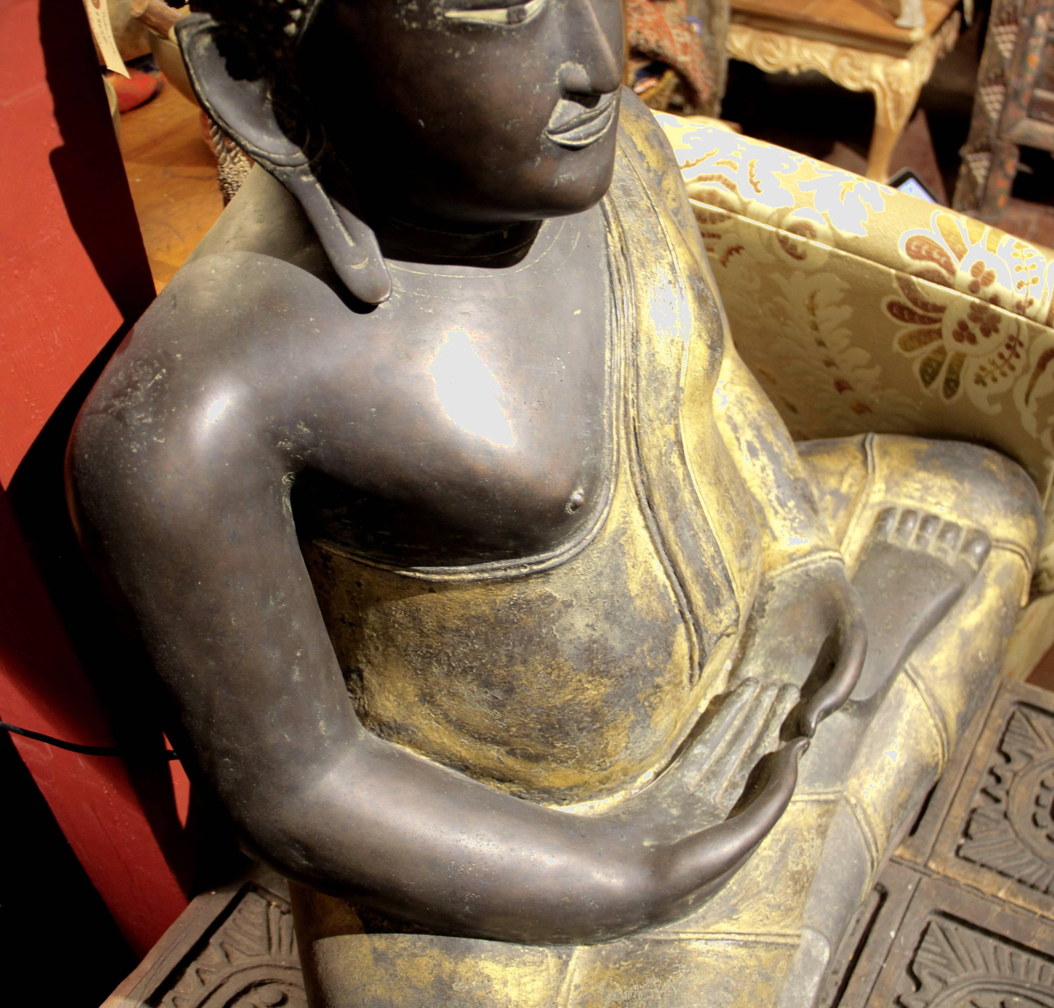 Buddha in Bronze Black Gold, Thailand In Excellent Condition For Sale In Monterey, CA