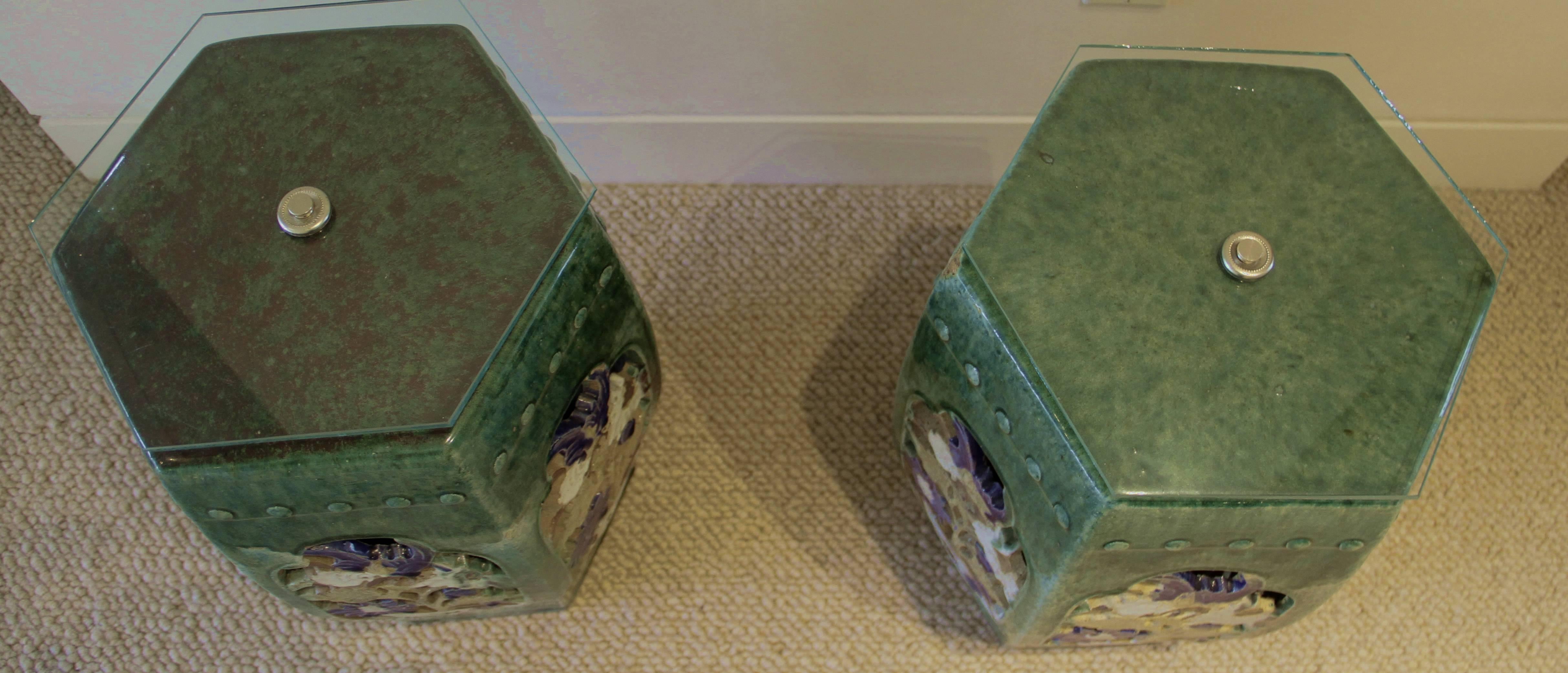 Garden Stools Pair of Green Chinese Side Tables Drink Tables In Excellent Condition For Sale In Monterey, CA