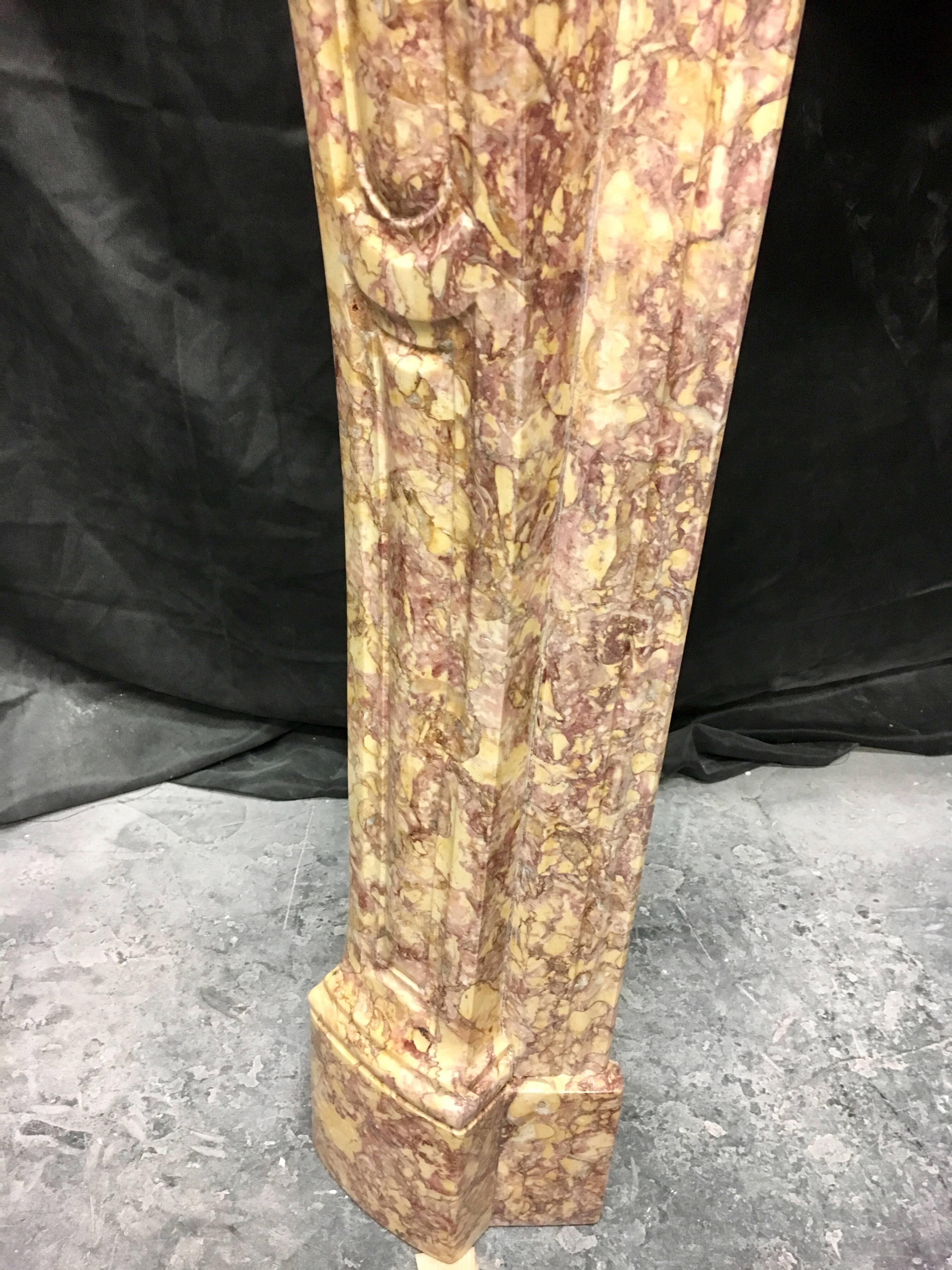 Entorno de chimenea de mármol francés antiguo victoriano Francés en venta