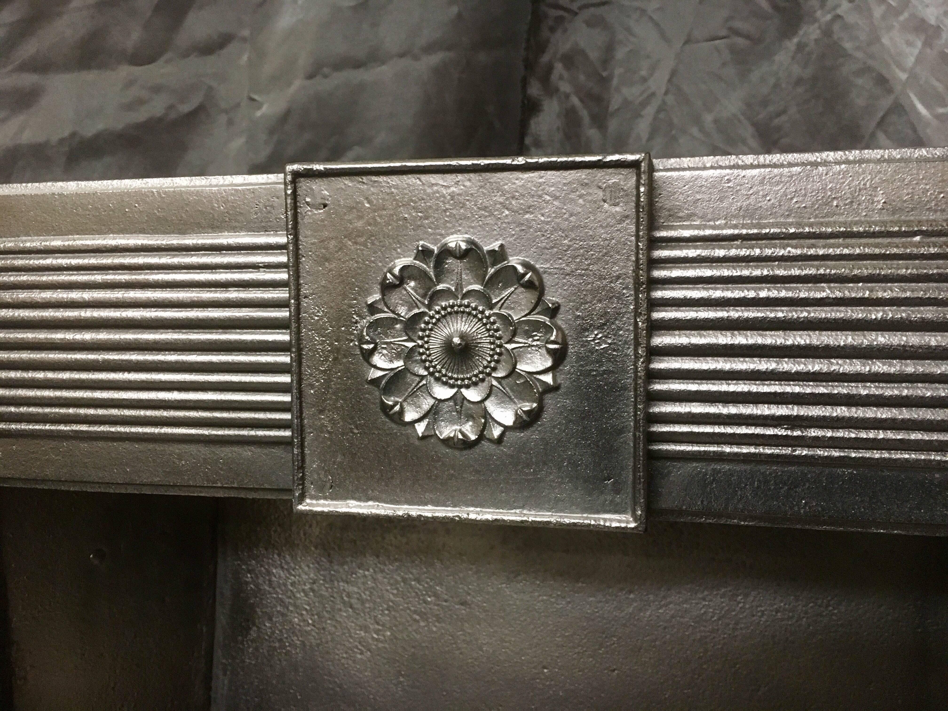 Insert de grille de cheminée antique en fonte géorgienne pour foyer Bon état - En vente à Edinburgh, GB