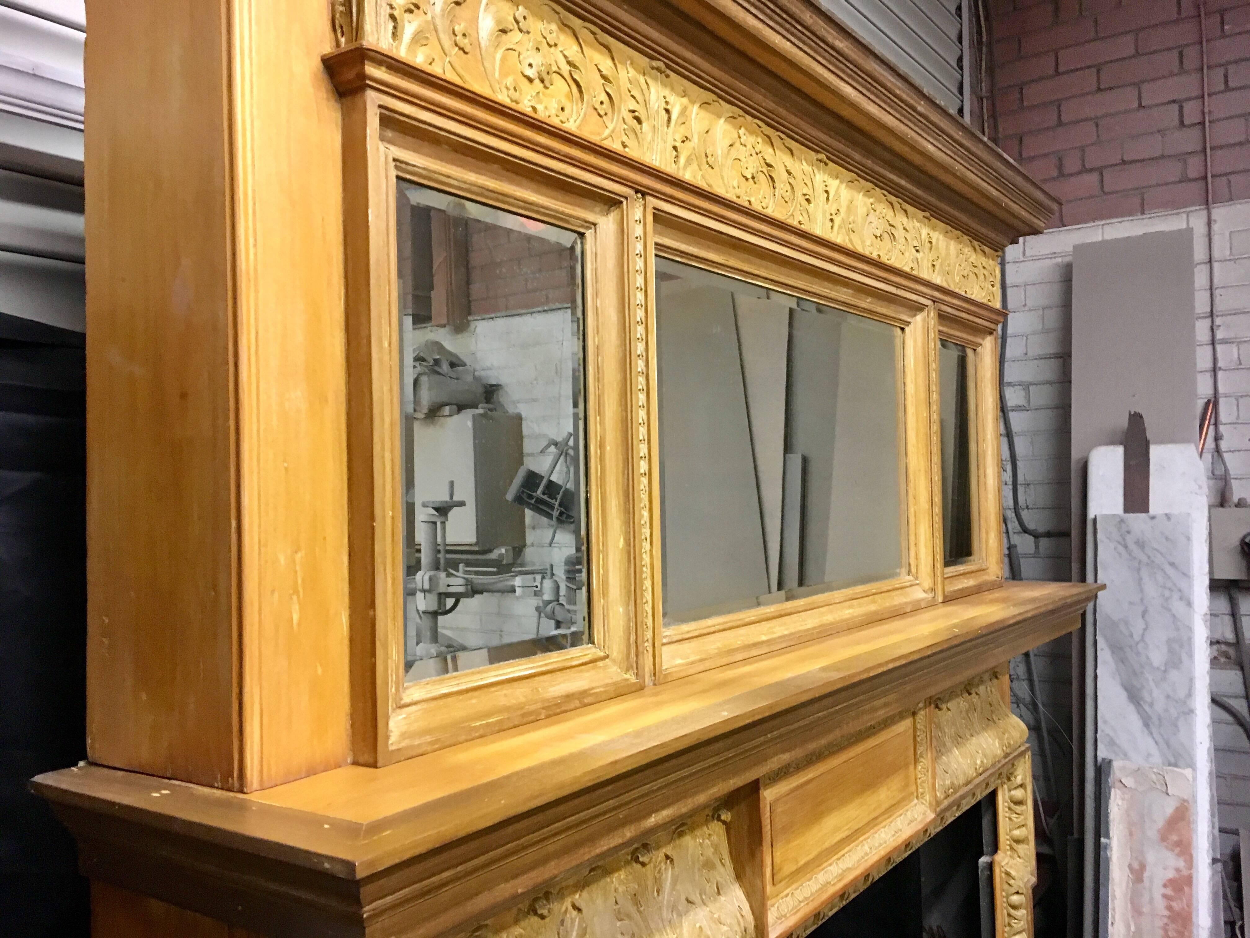 Antique Victorian 19th Century Pine Fireplace Surround and Overmantel Mirror In Good Condition For Sale In Edinburgh, GB