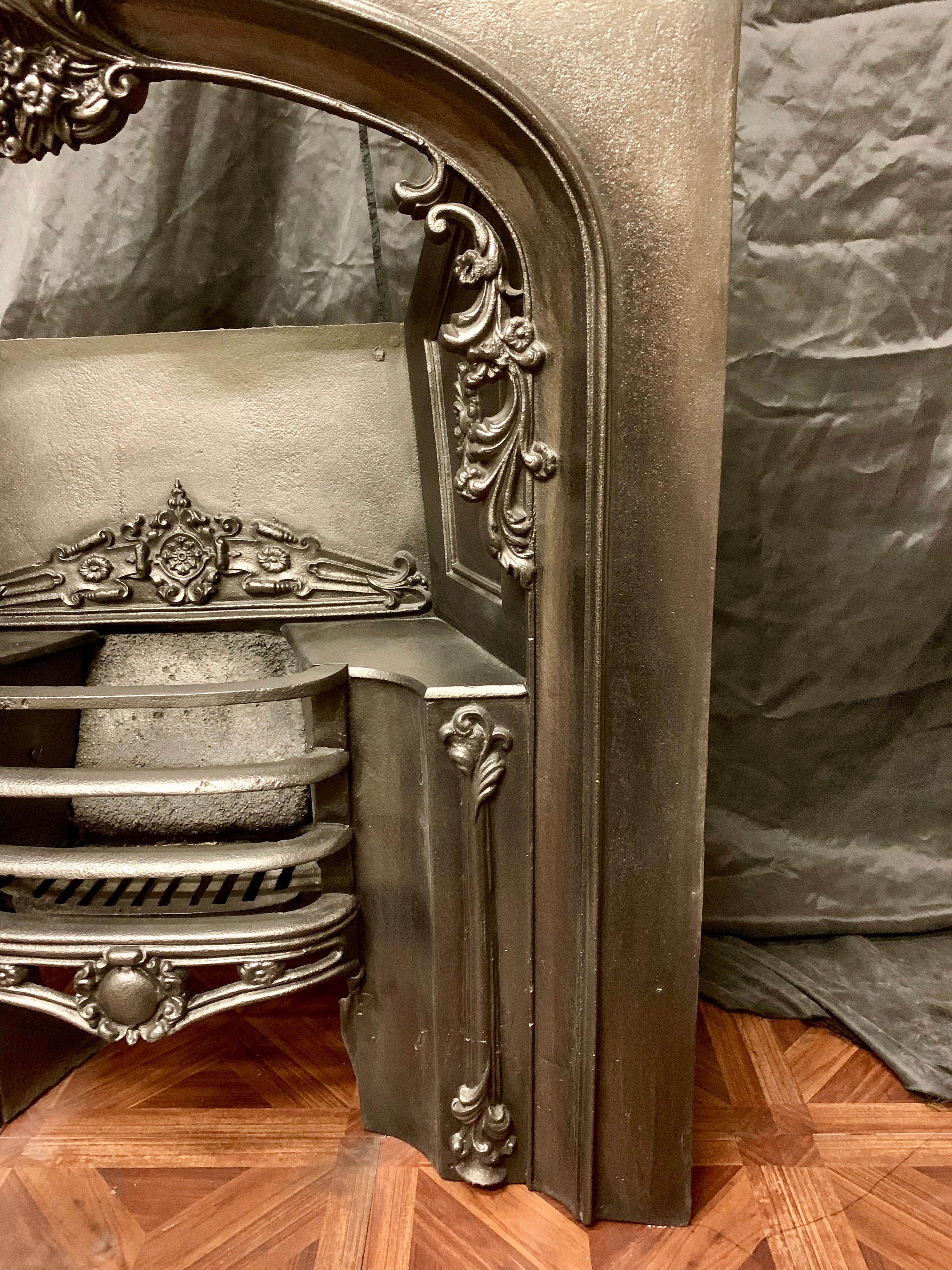 Mid-19th Century Antique Mid-Victorian 19th Century Cast Iron Hob Grate Fireplace Insert
