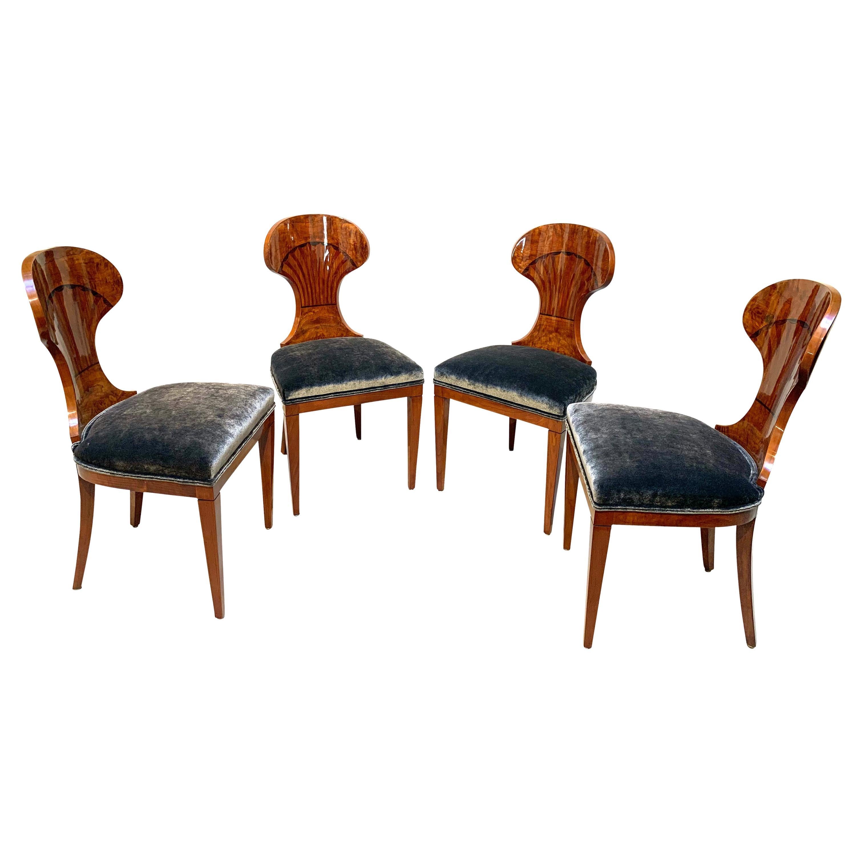 Juego de Cuatro Sillas Biedermeier Austriacas, Chapa de Fresno, Terciopelo Gris, Circa 1890