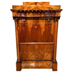 Secreter Biedermeier, Chapa de Cerezo, Incrustaciones, Latón, Sur de Alemania circa 1830