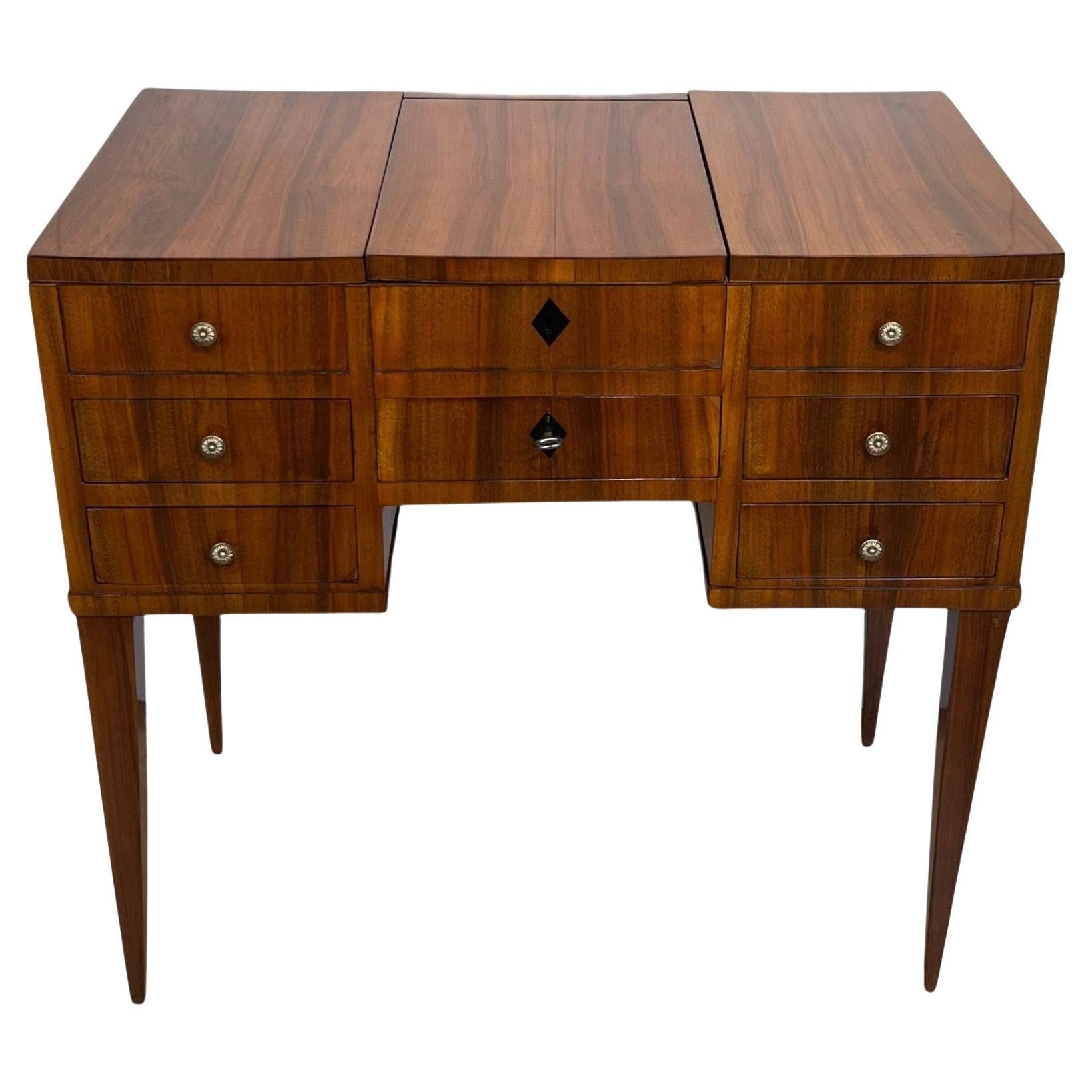 Coiffeuse Biedermeier, placage de noyer, Allemagne du Sud vers 1830