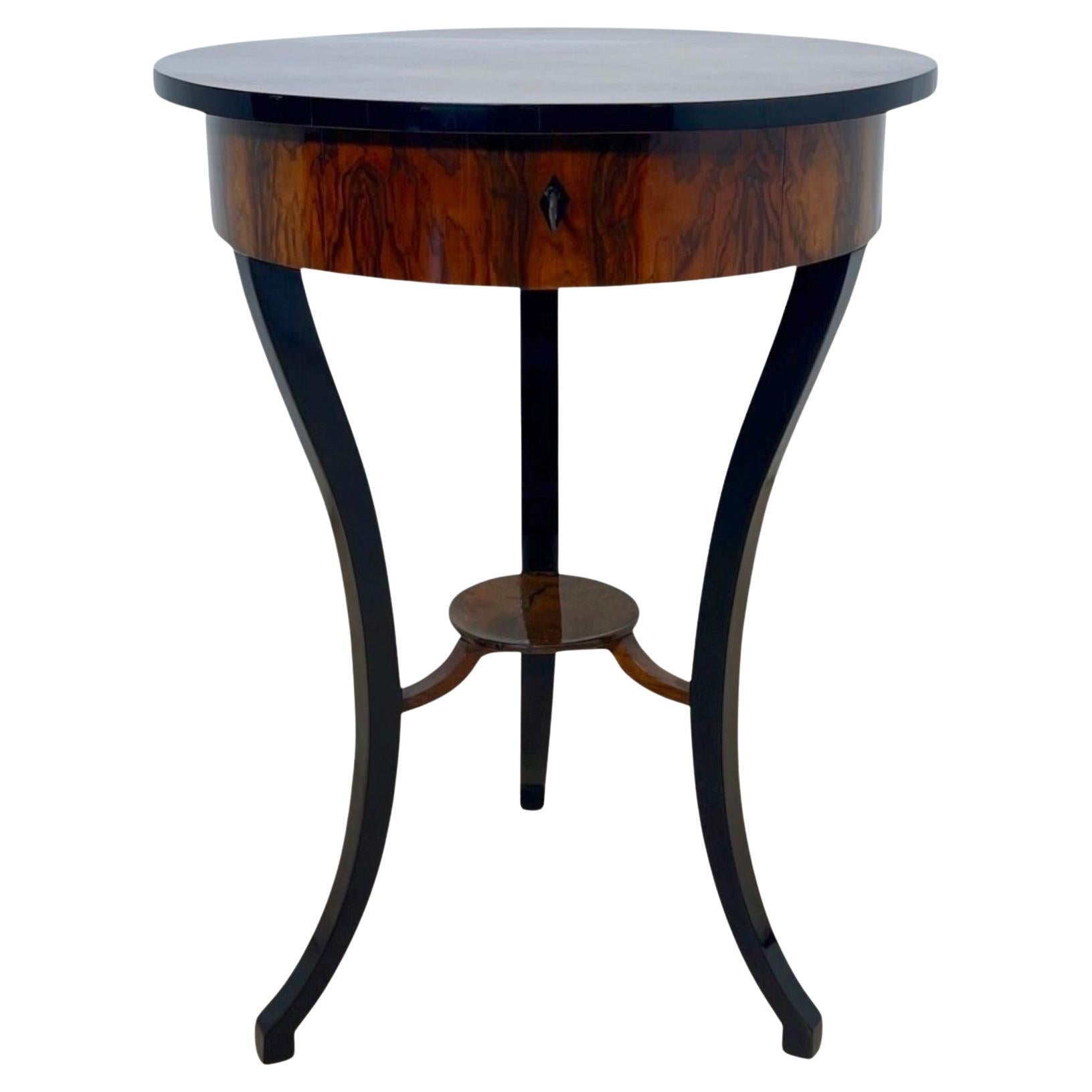 Round Biedermeier Sewing Table, Walnut, Ebonized Legs, South Germany circa 1825 For Sale