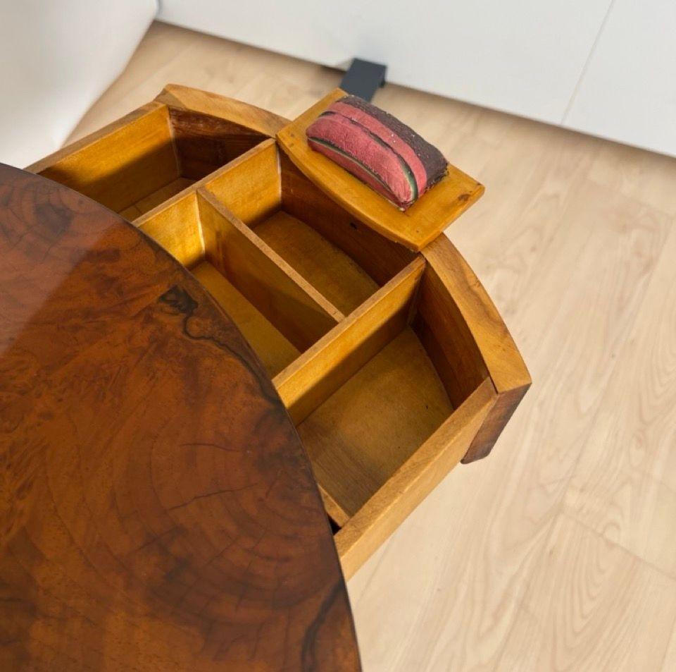 Round Biedermeier Sewing Table, Walnut, Ebonized Legs, South Germany circa 1825 For Sale 6