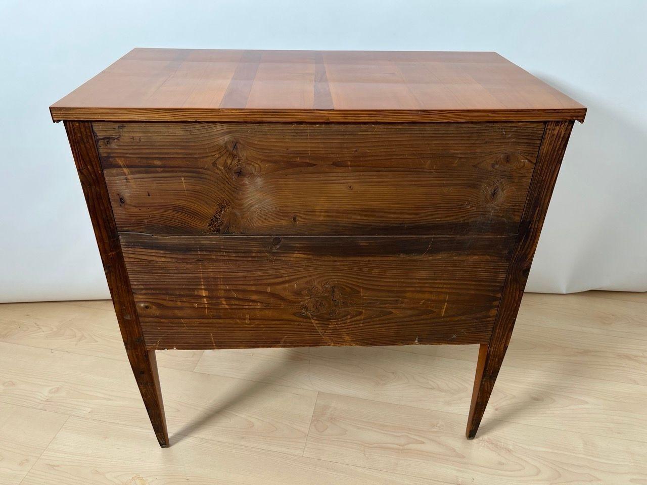 Piccola cassettiera Biedermeier a due cassetti, legno di ciliegio, Germania meridionale, circa 1820 in vendita 12