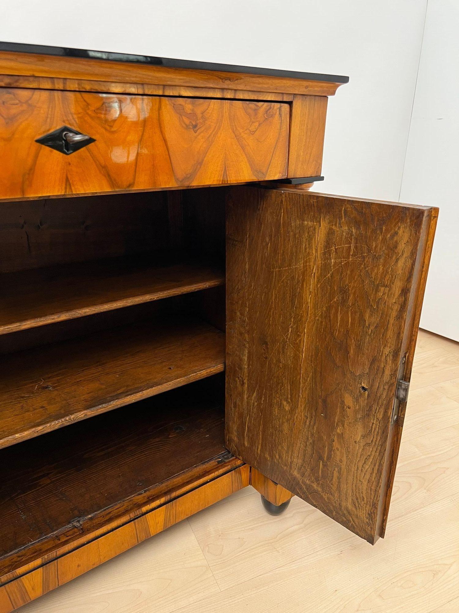 Biedermeier Half-Cabinet, Walnut Veneer, Ebonized, South Germany circa 1825 For Sale 2